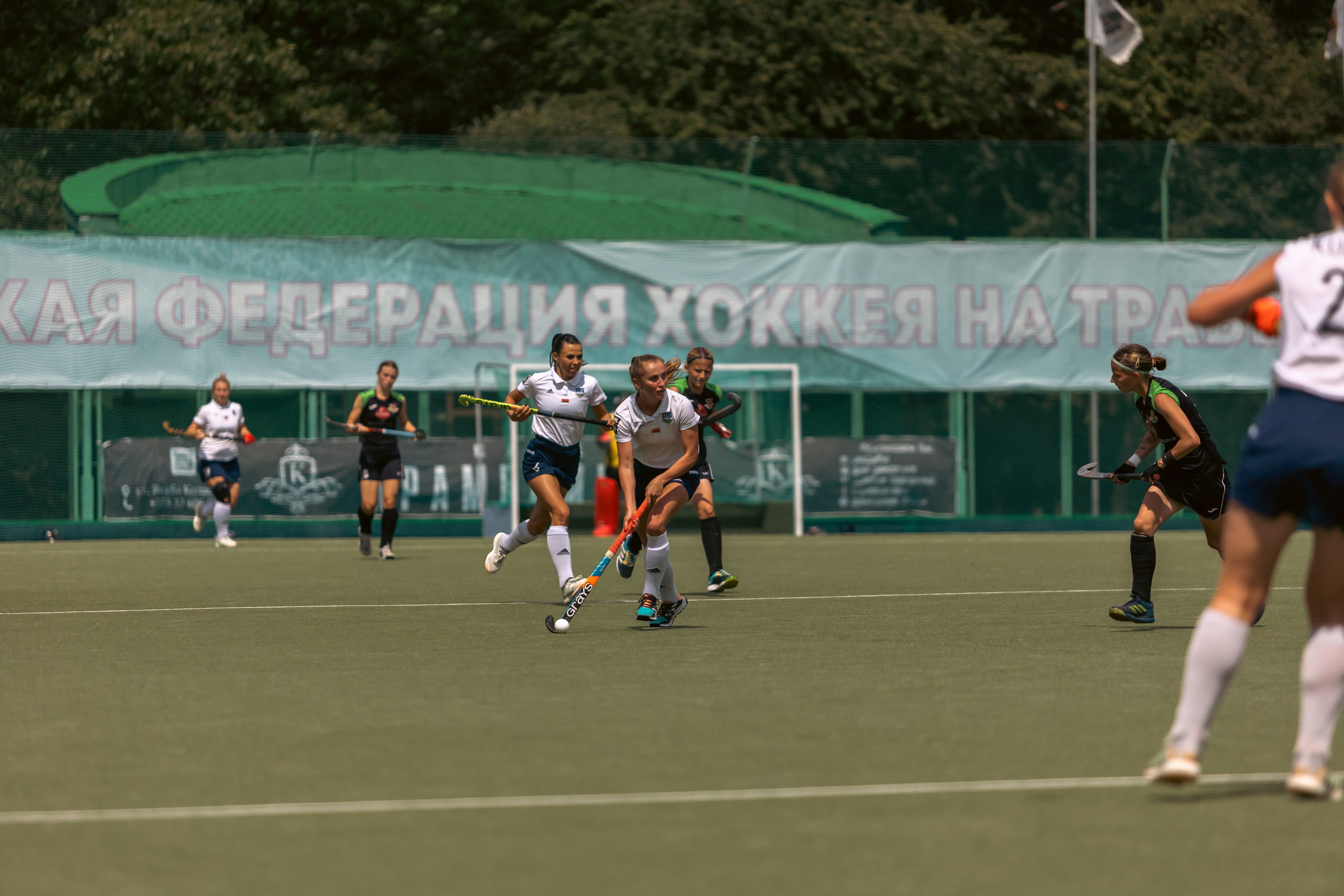Хоккей на траве. Девушки. Минск — Текстильщик 29.052024. Профессиональный интерьерный и репортажный фотограф Минск и РБ. Максим Орлов