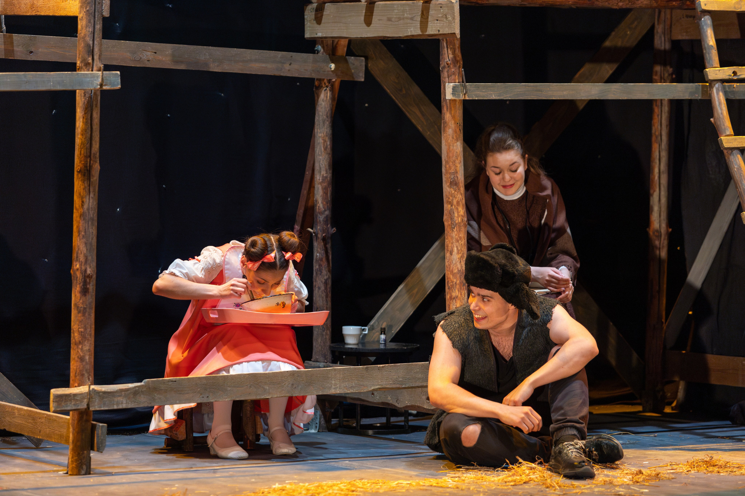 Театр белорусской армии «Очень простая история». Профессиональный интерьерный и репортажный фотограф Минск и РБ. Максим Орлов