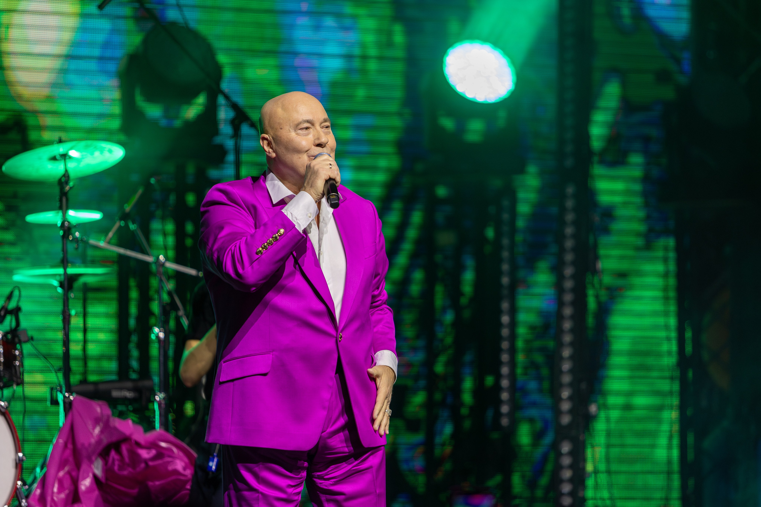 Концерт Насти Кравченко. Профессиональный интерьерный и репортажный фотограф Минск и РБ. Максим Орлов