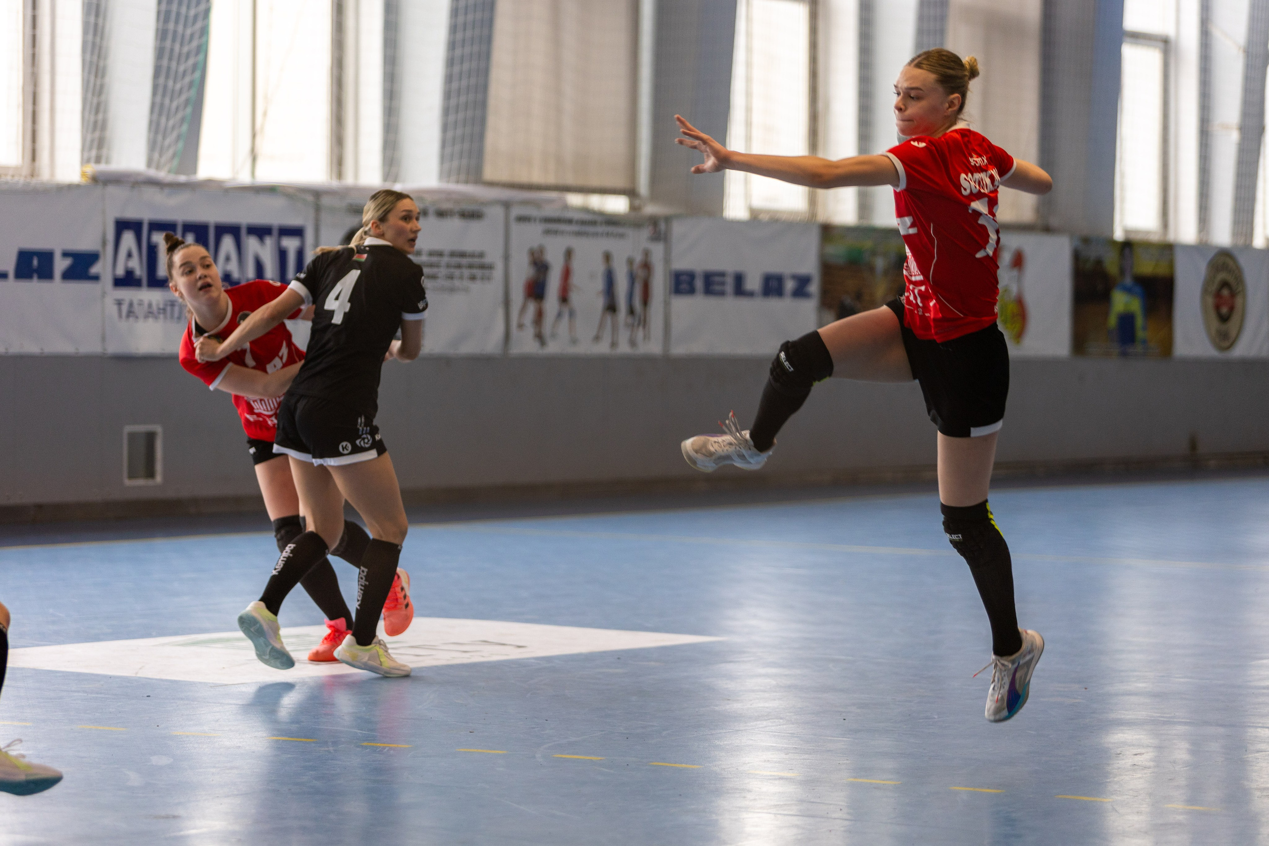 Гандбол. БНТУ — Березина. Профессиональный интерьерный и репортажный фотограф Минск и РБ. Максим Орлов