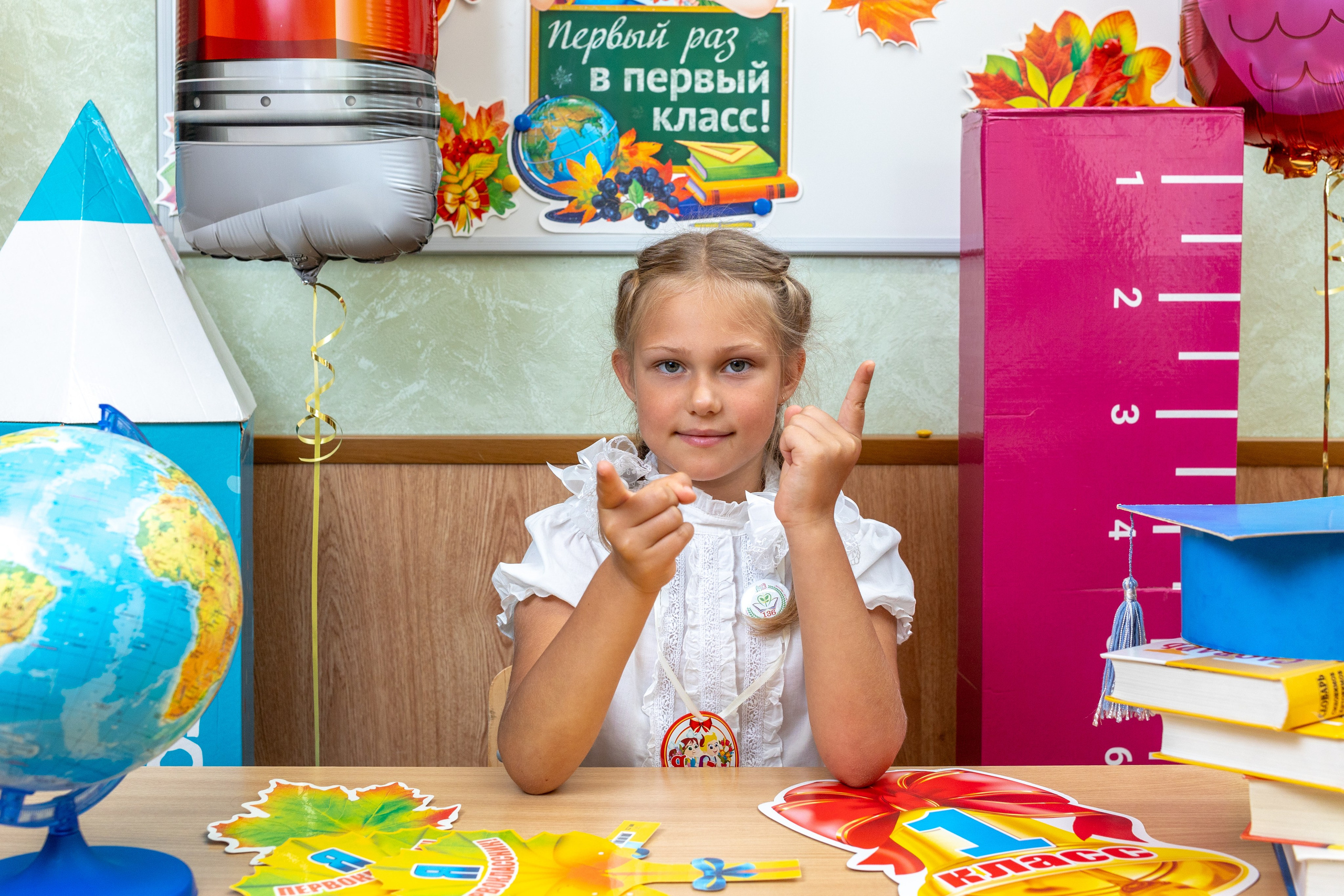 Линейка 1 сентября 2023 г. Профессиональный интерьерный и репортажный фотограф Минск и РБ. Максим Орлов