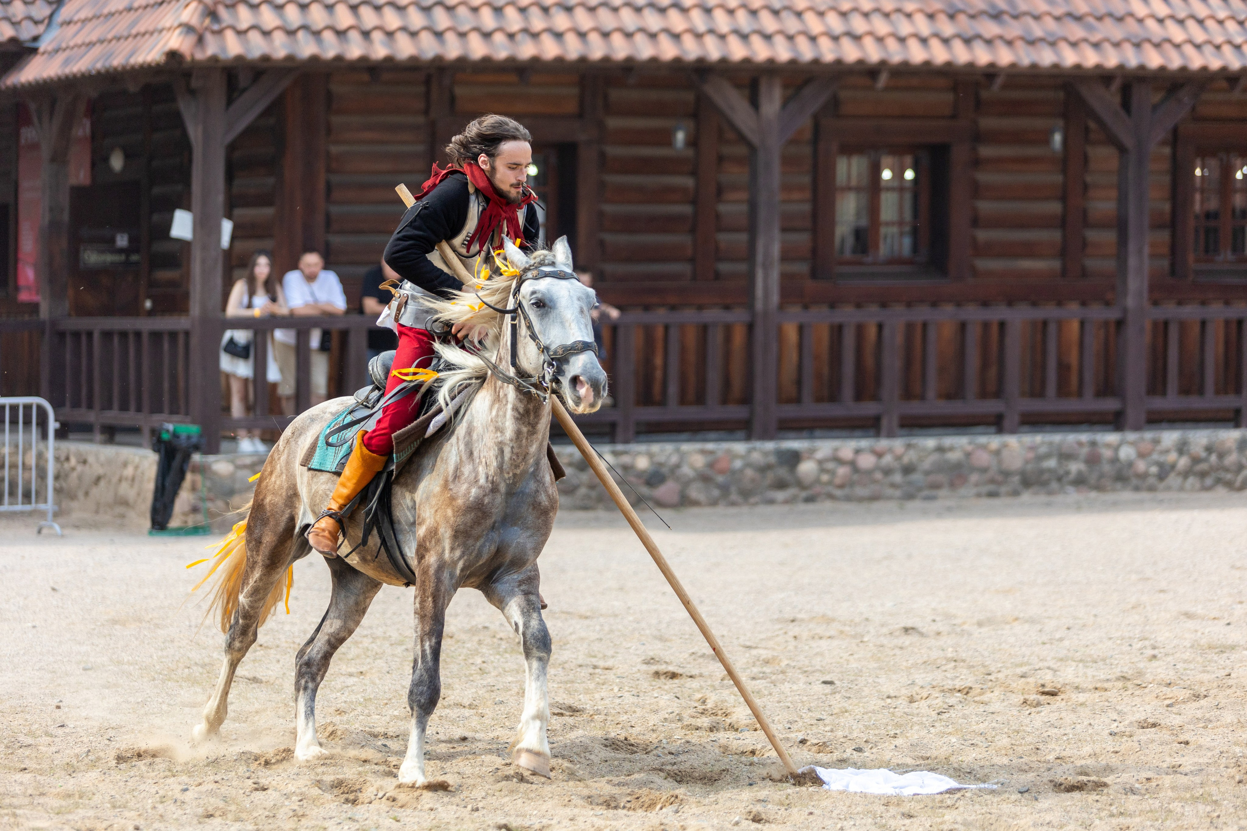 Выступление «Золотой шпоры» на празднике города Лиды. Профессиональный интерьерный и репортажный фотограф Минск и РБ. Максим Орлов