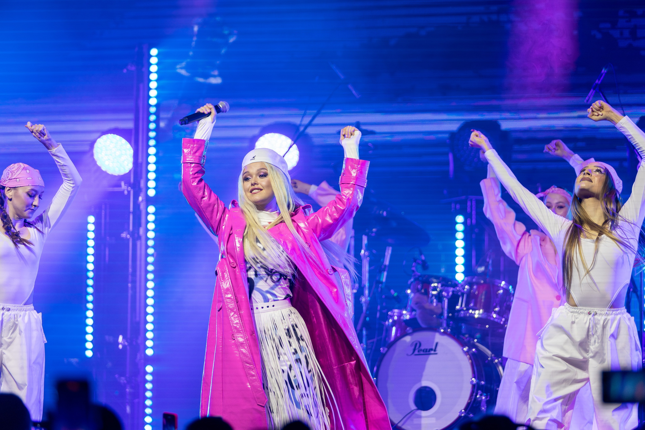 Концерт Насти Кравченко. Профессиональный интерьерный и репортажный фотограф Минск и РБ. Максим Орлов