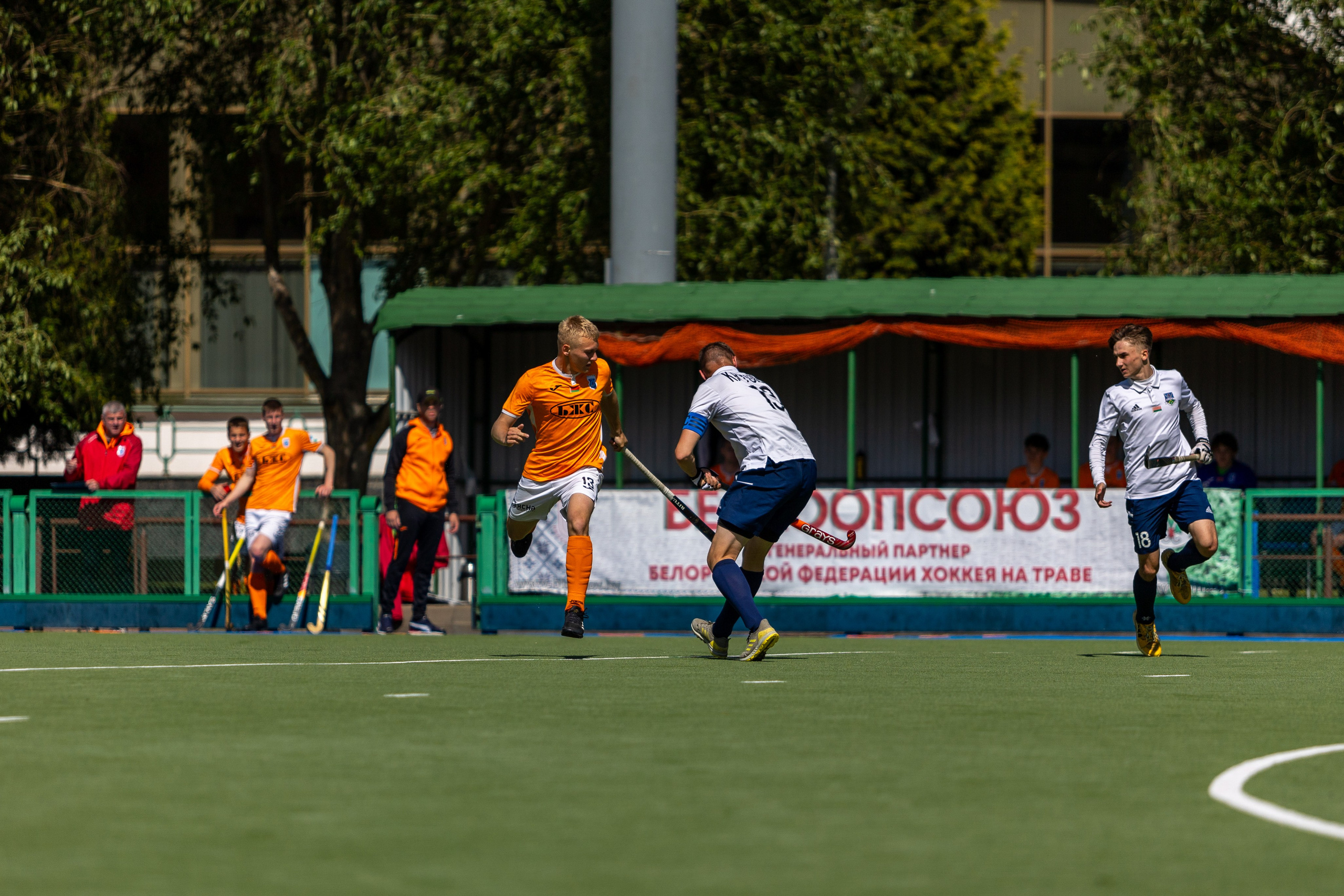Хоккей на траве. ХК Минск — СК Строитель 12.05.2024. Профессиональный интерьерный и репортажный фотограф Минск и РБ. Максим Орлов