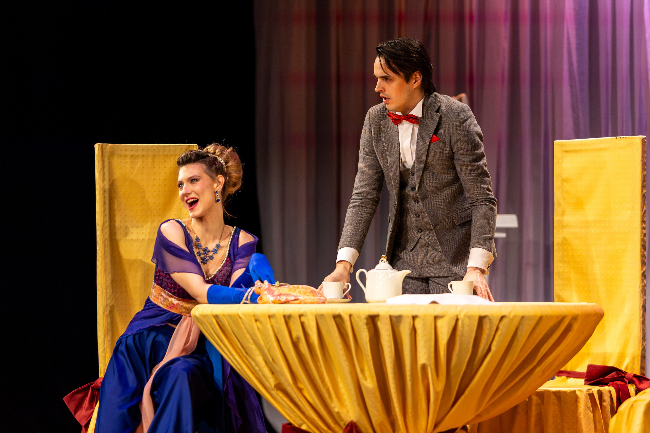 Новый театр «Как важно быть серьезным». Профессиональный интерьерный и репортажный фотограф Минск и РБ. Максим Орлов