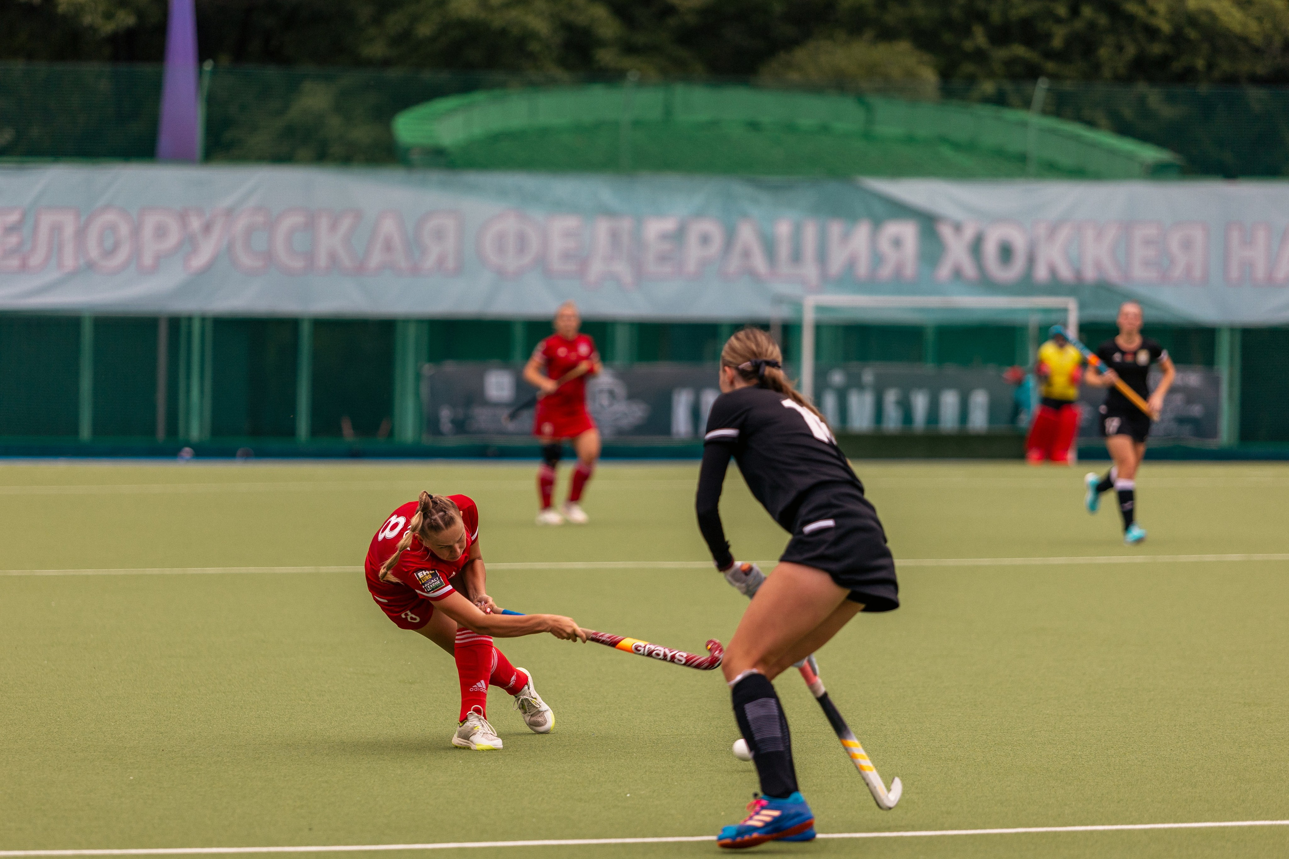 Хоккей на траве. Девушки. ХК Минск — ХК Виктория (Смолевичи) 10.06.2024. Профессиональный интерьерный и репортажный фотограф Минск и РБ. Максим Орлов