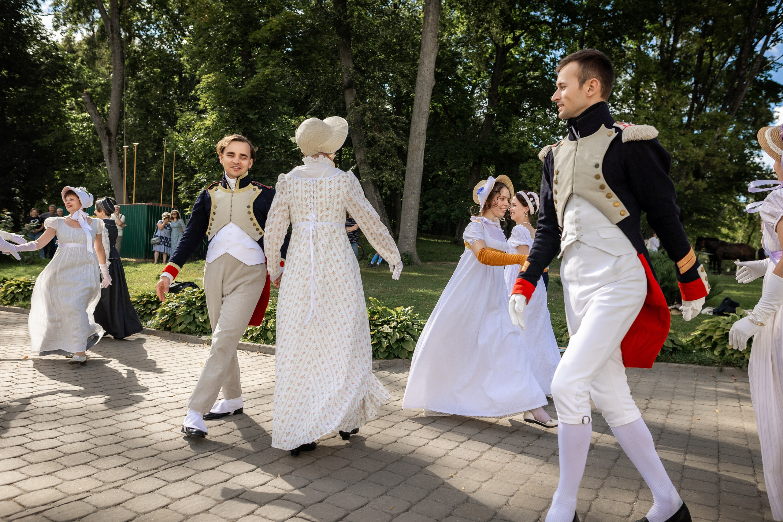 Пикник начала 19 века. Профессиональный интерьерный и репортажный фотограф Минск и РБ. Максим Орлов