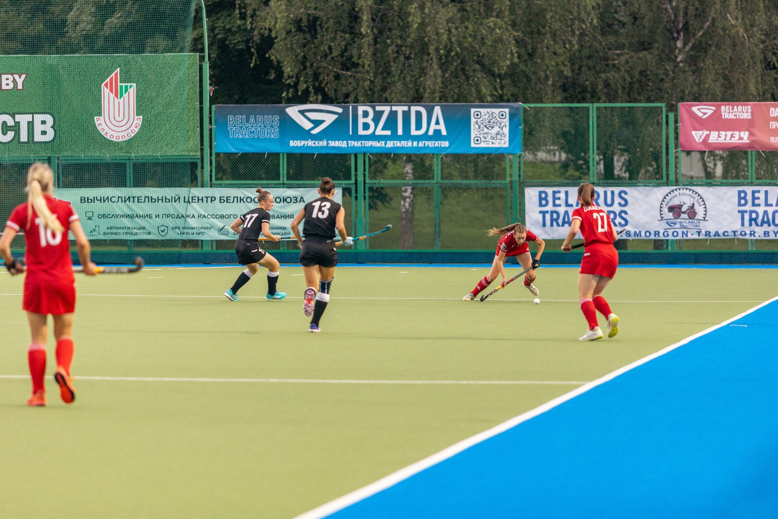 Хоккей на траве. Девушки. ХК Минск — ХК Виктория (Смолевичи) 10.06.2024. Профессиональный интерьерный и репортажный фотограф Минск и РБ. Максим Орлов