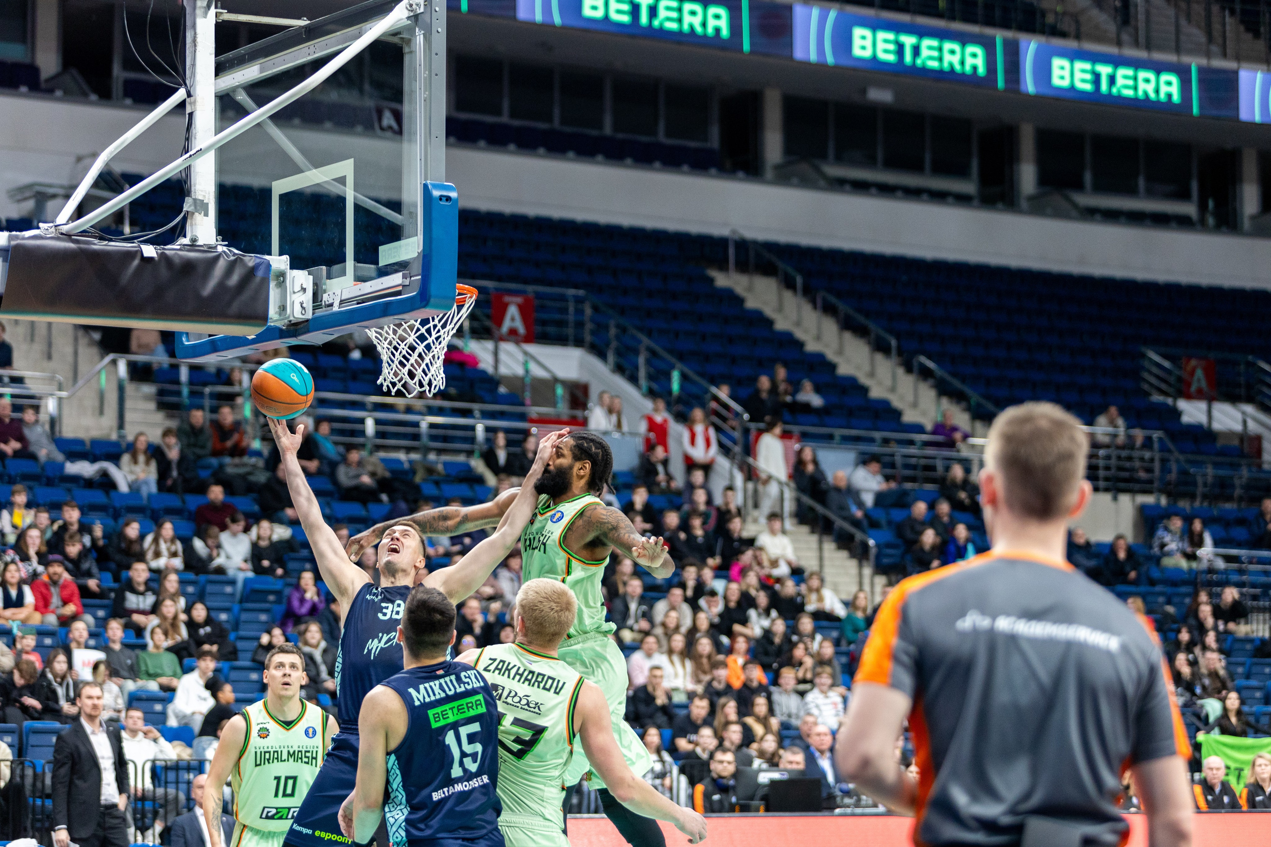 Баскетбол. Лучшие кадры. Минск — Уралмаш 13.02.2024. Профессиональный интерьерный и репортажный фотограф Минск и РБ. Максим Орлов