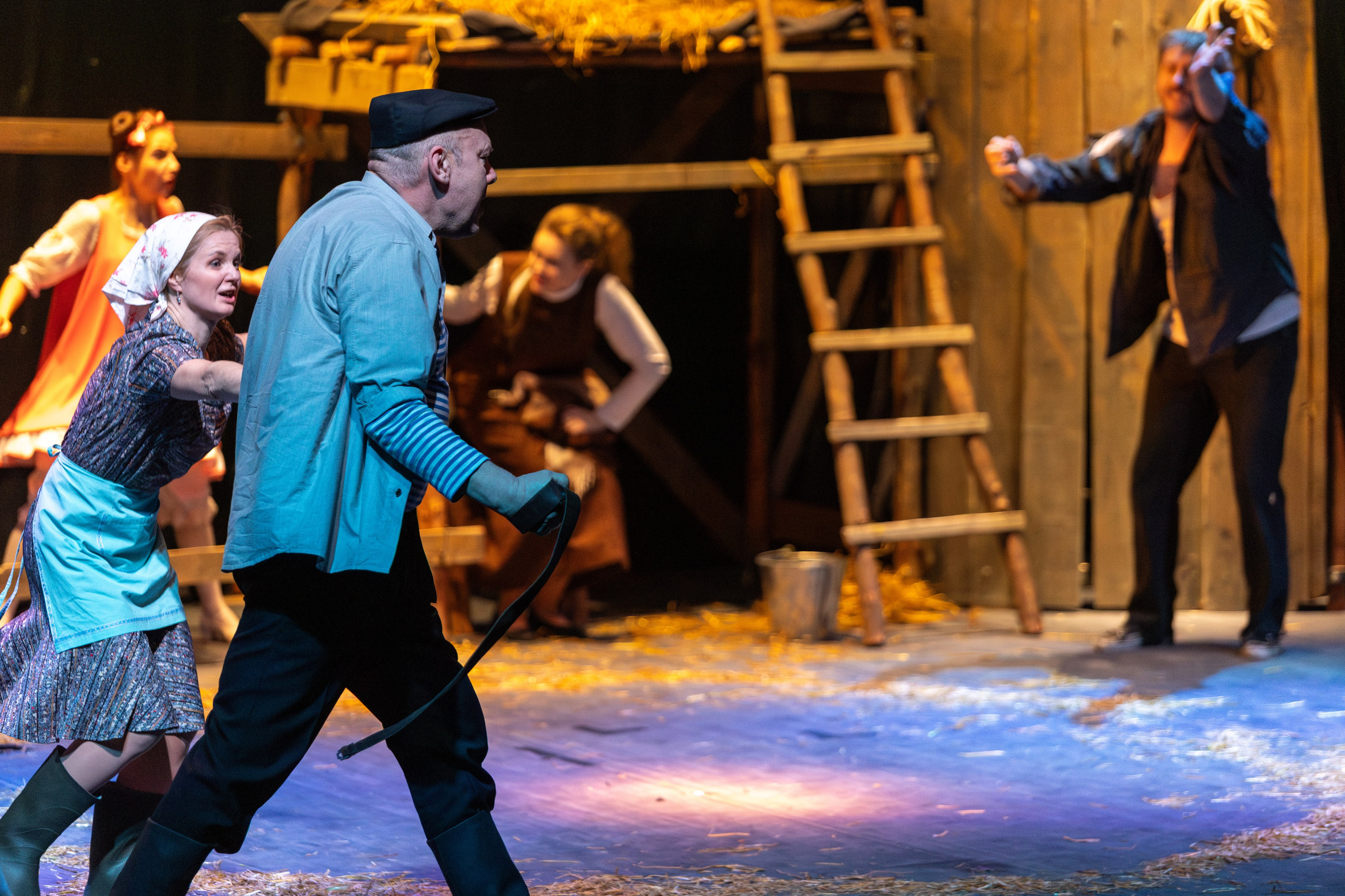 Театр белорусской армии «Очень простая история». Профессиональный интерьерный и репортажный фотограф Минск и РБ. Максим Орлов