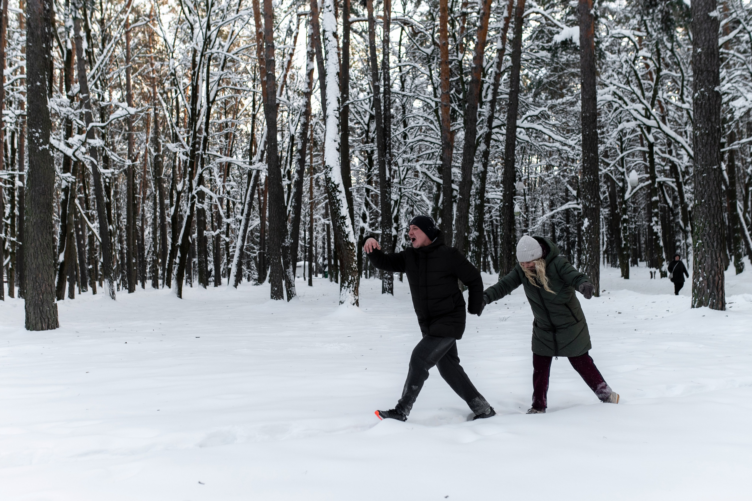 Сергей с семьей (в парке). Профессиональный интерьерный и репортажный фотограф Минск и РБ. Максим Орлов