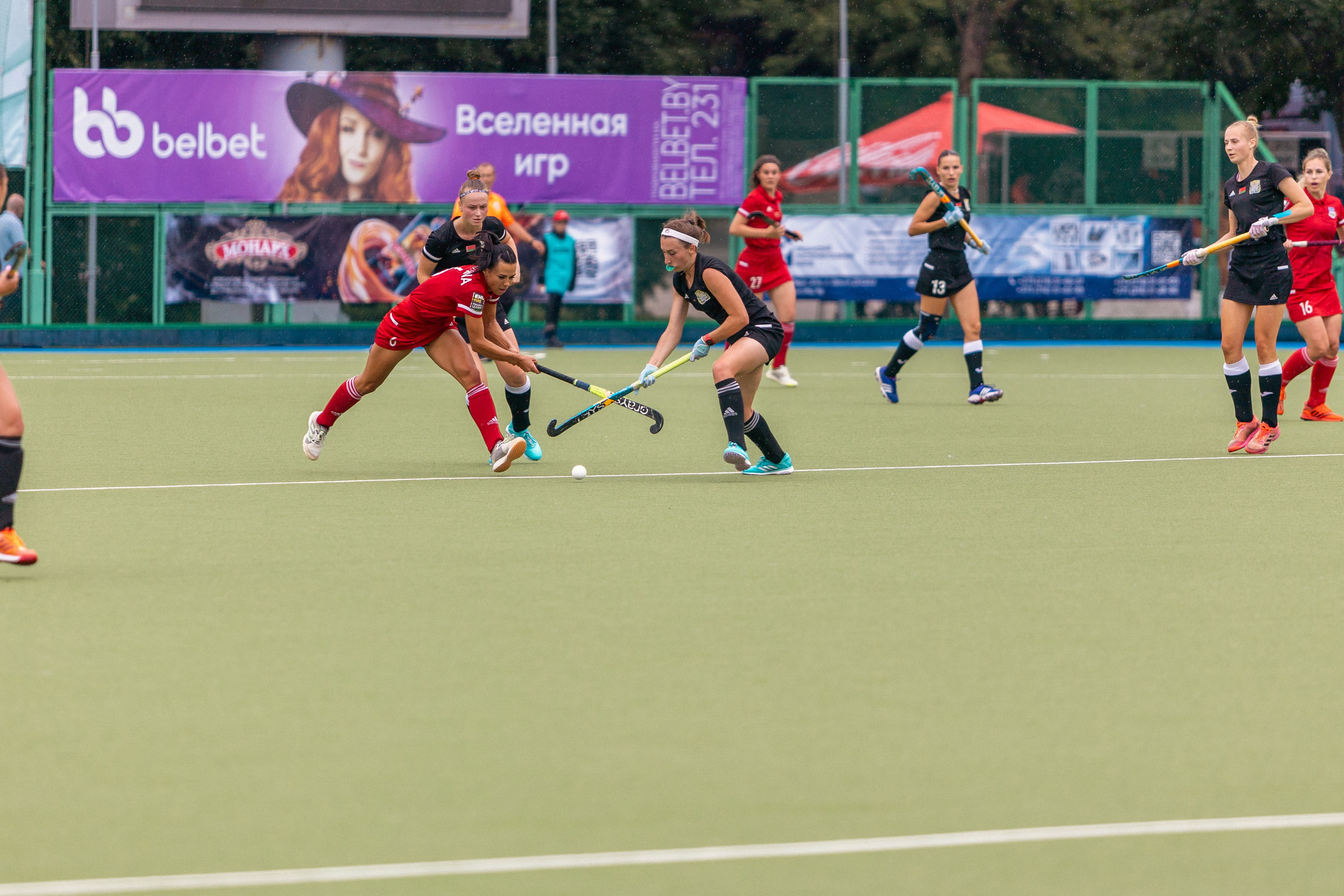 Хоккей на траве. Девушки. ХК Минск — ХК Виктория (Смолевичи) 10.06.2024. Профессиональный интерьерный и репортажный фотограф Минск и РБ. Максим Орлов