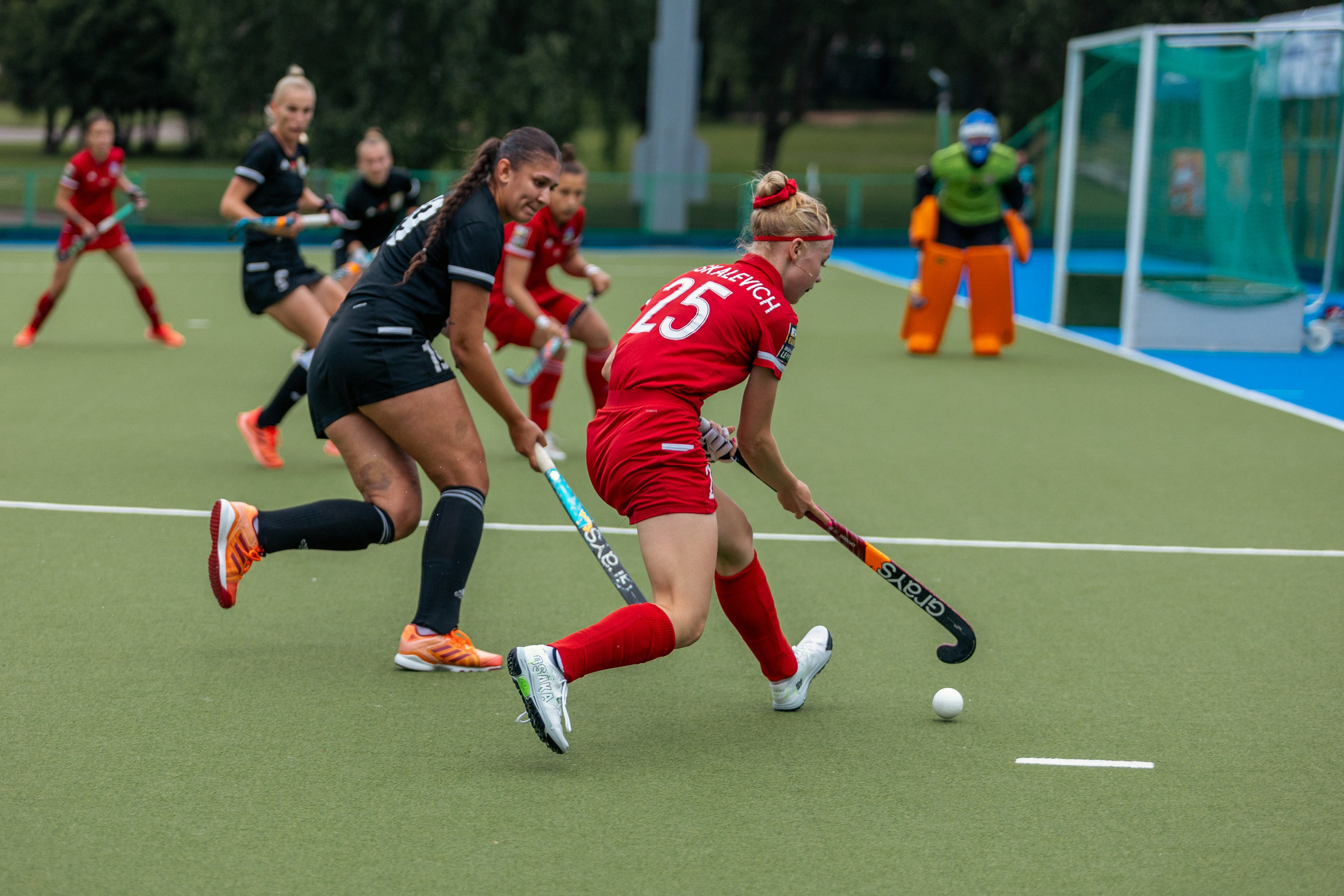 Хоккей на траве. Девушки. ХК Минск — ХК Виктория (Смолевичи) 10.06.2024. Профессиональный интерьерный и репортажный фотограф Минск и РБ. Максим Орлов