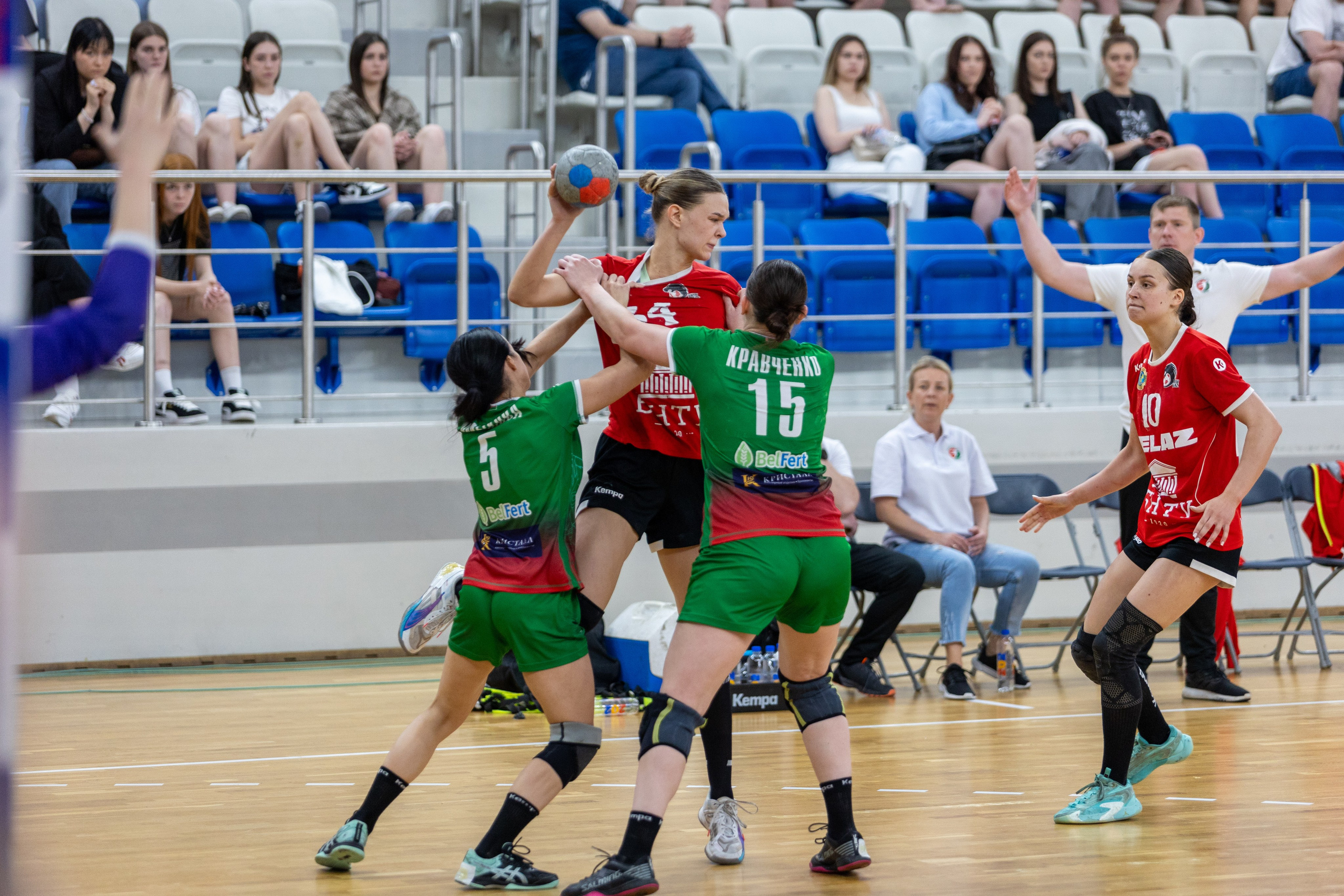 Гандбол. Финал. БНТУ — Гомель. 25.05.2024. Профессиональный интерьерный и репортажный фотограф Минск и РБ. Максим Орлов