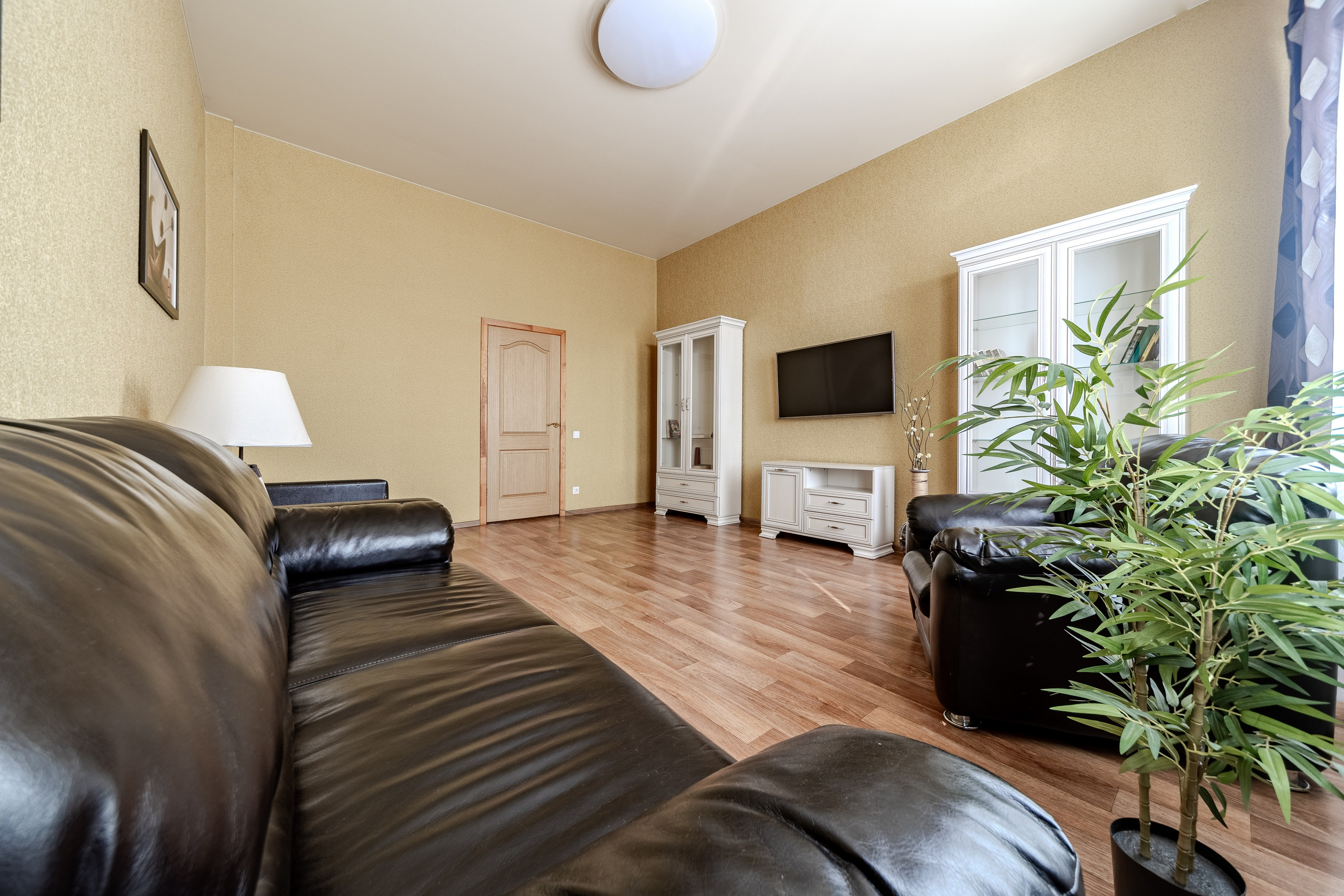 Пр. Независимости 13. Профессиональный интерьерный и репортажный фотограф Минск и РБ. Максим Орлов