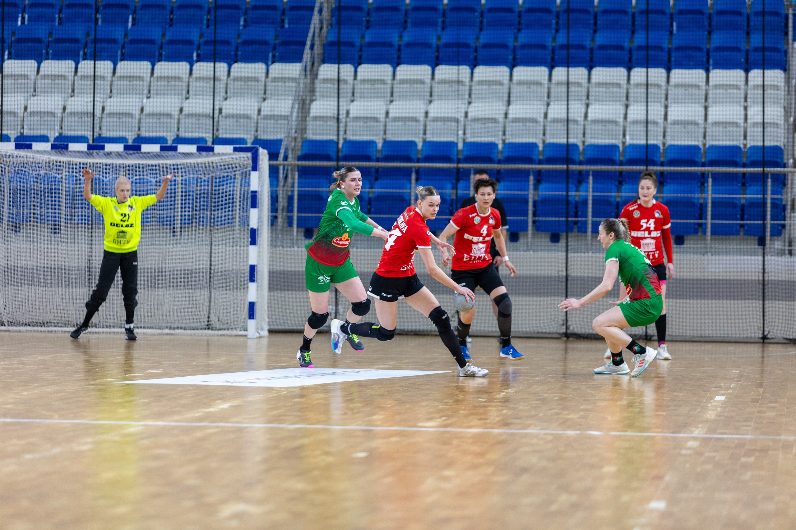 Гандбол. Финал. БНТУ — Гомель. 25.05.2024. Профессиональный интерьерный и репортажный фотограф Минск и РБ. Максим Орлов