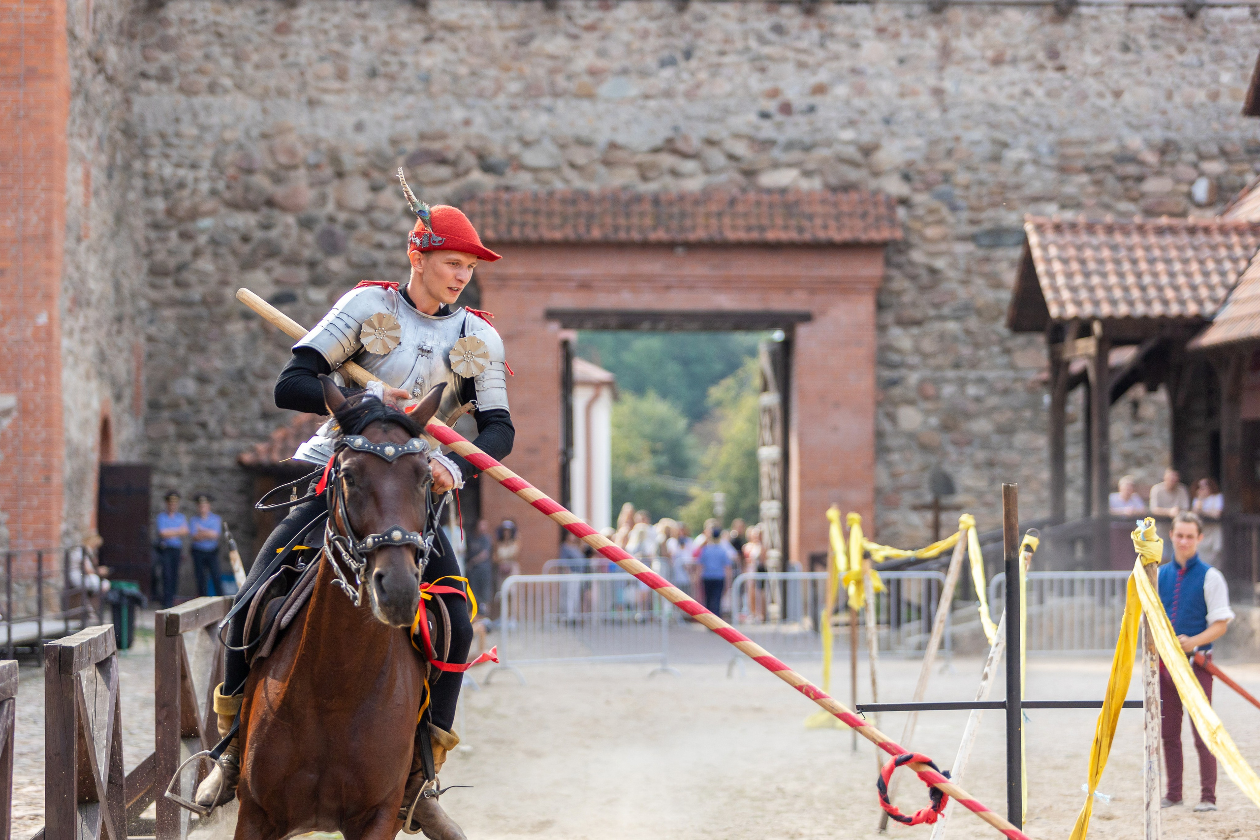 Выступление «Золотой шпоры» на празднике города Лиды. Профессиональный интерьерный и репортажный фотограф Минск и РБ. Максим Орлов
