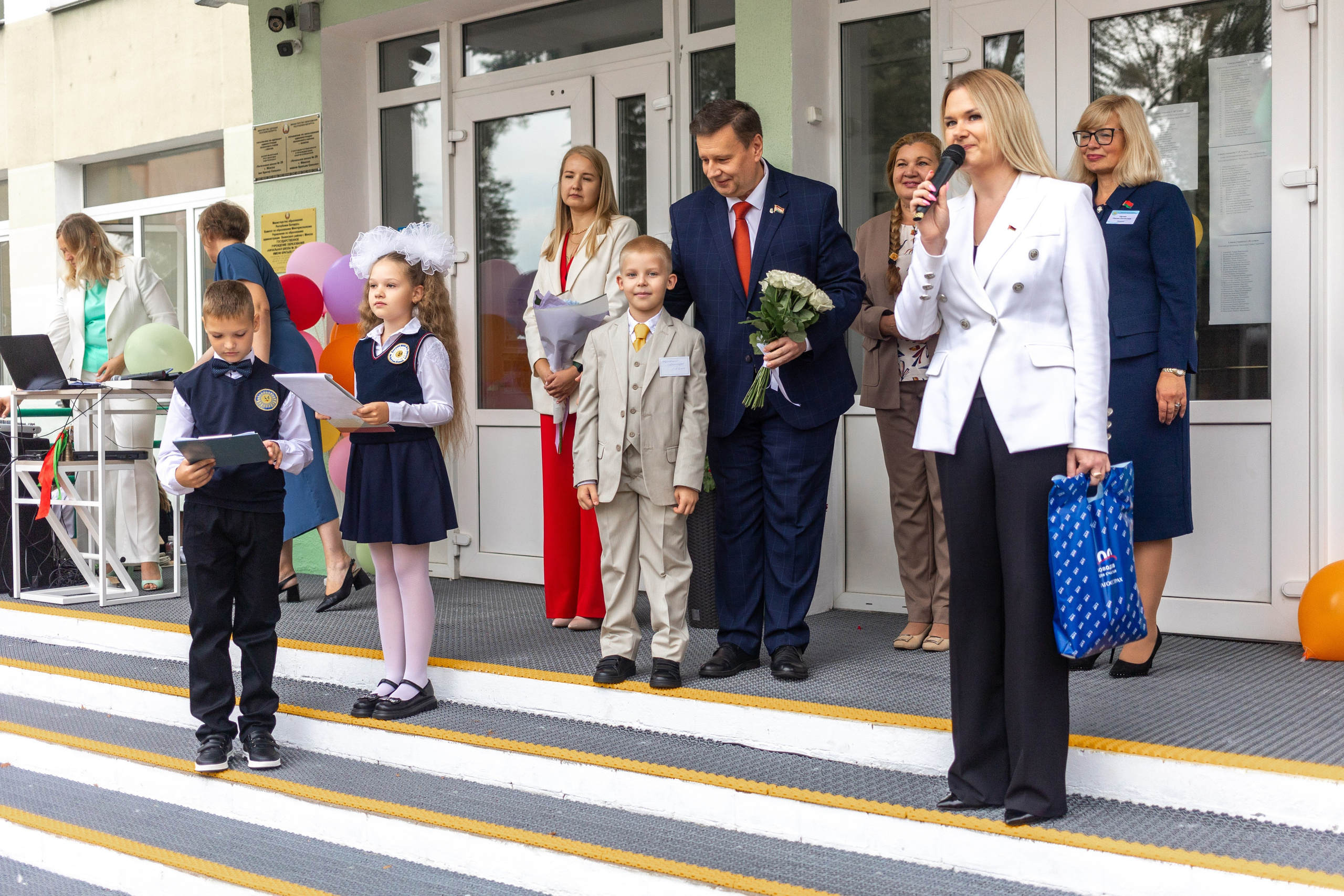 Линейка 1-го сентября. Профессиональный интерьерный и репортажный фотограф Минск и РБ. Максим Орлов