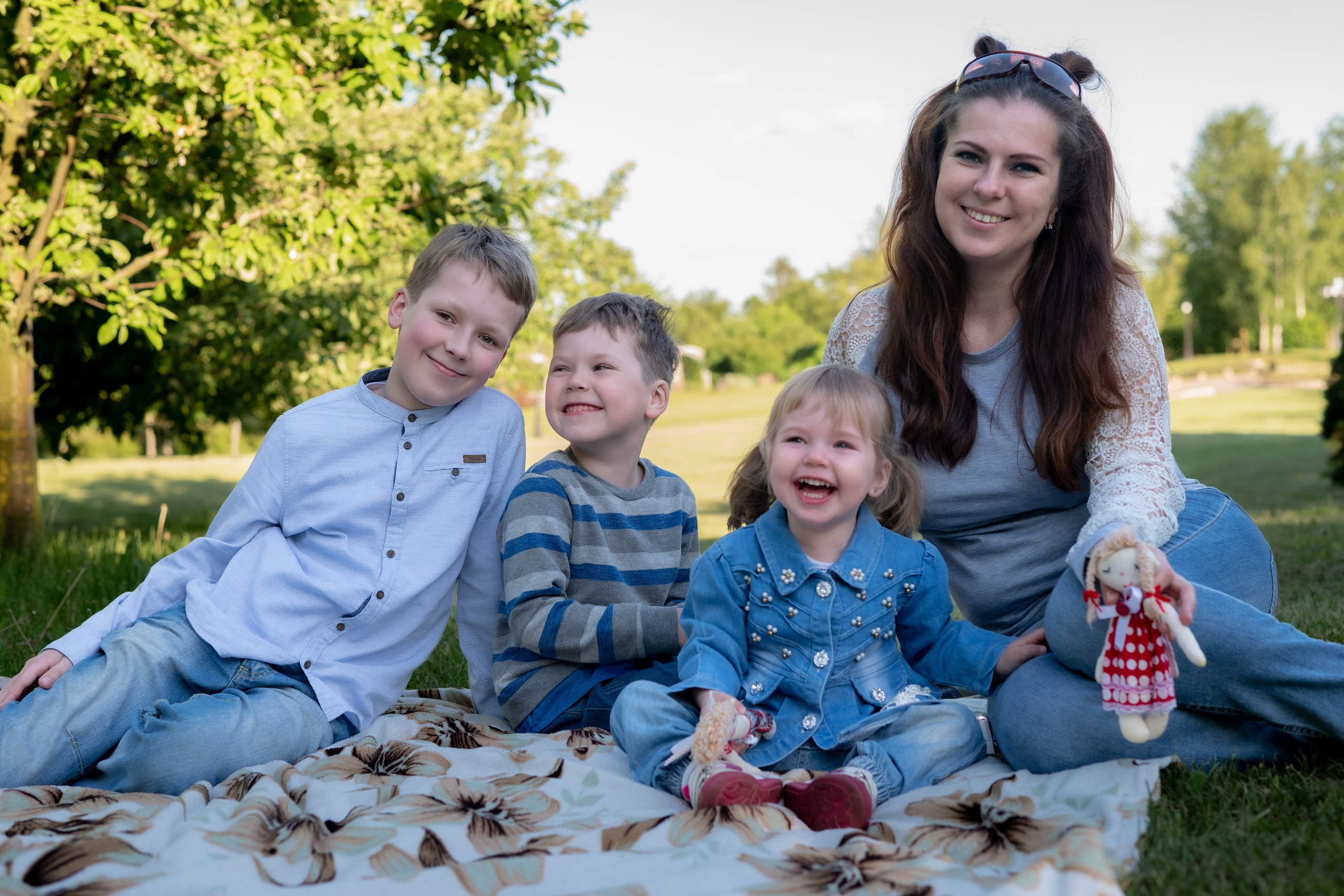 Илья и Аня, а также Кирилл, Андрей и Даша. Профессиональный интерьерный и репортажный фотограф Минск и РБ. Максим Орлов