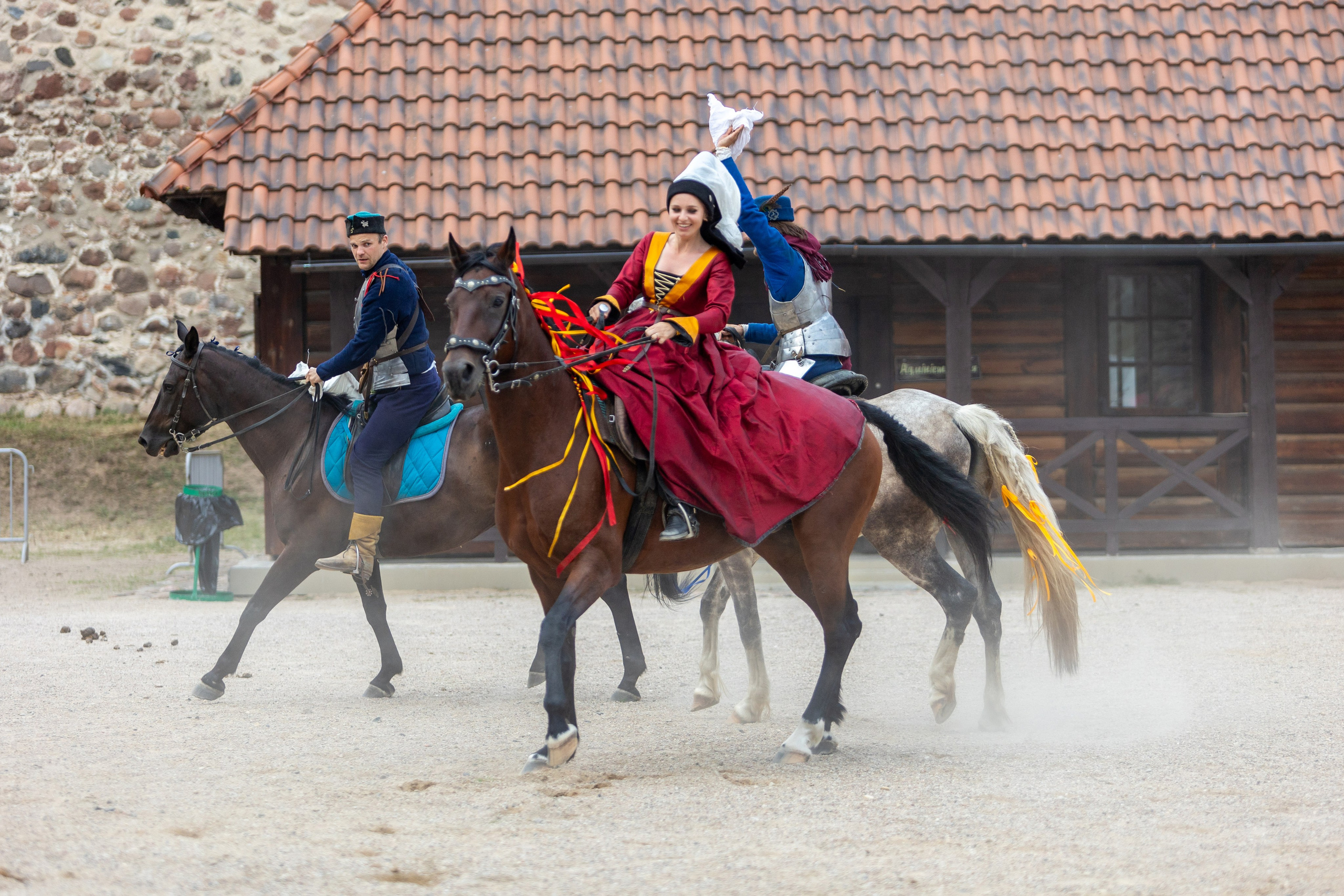 Выступление «Золотой шпоры» на празднике города Лиды. Профессиональный интерьерный и репортажный фотограф Минск и РБ. Максим Орлов