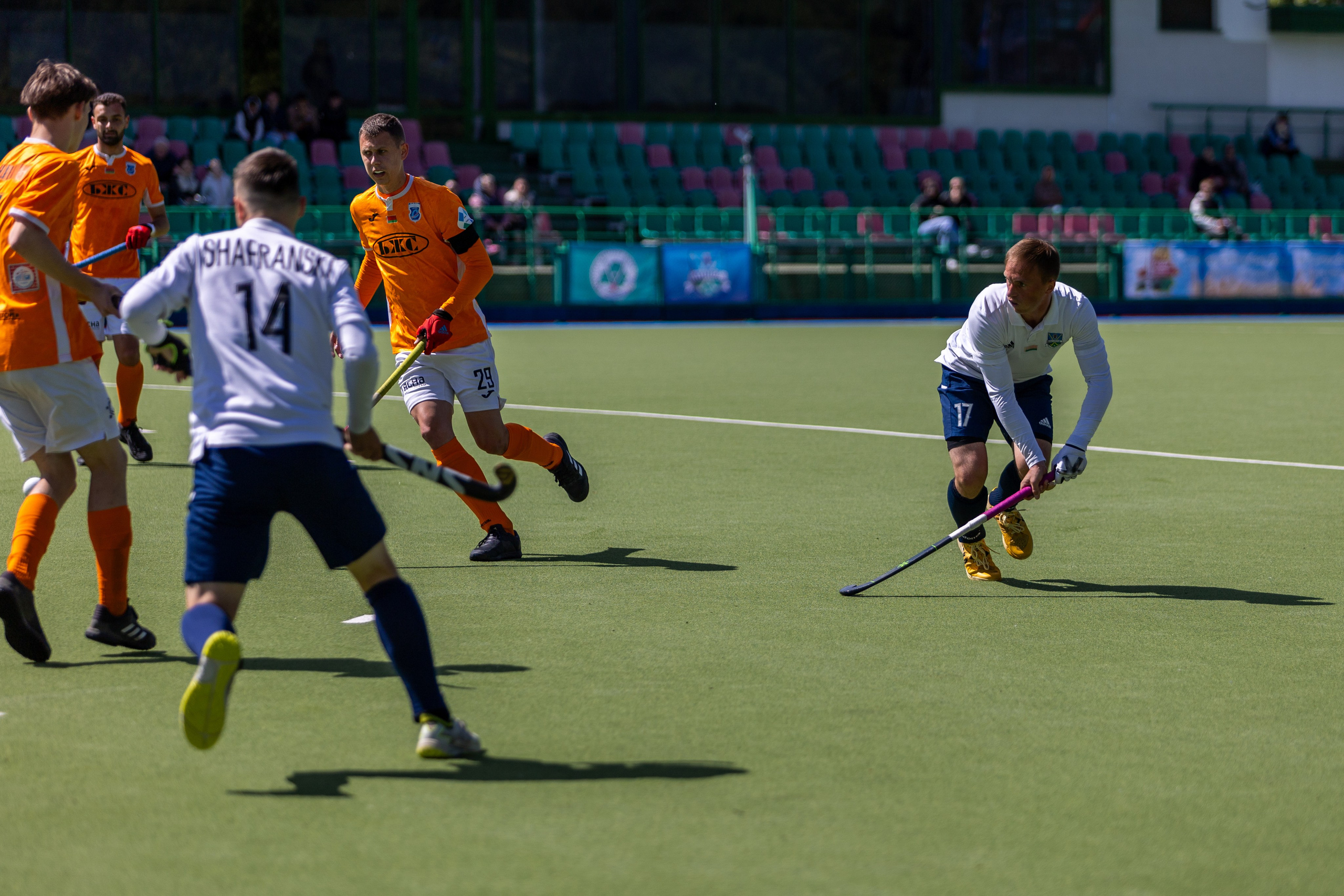 Хоккей на траве. ХК Минск — СК Строитель 12.05.2024. Профессиональный интерьерный и репортажный фотограф Минск и РБ. Максим Орлов