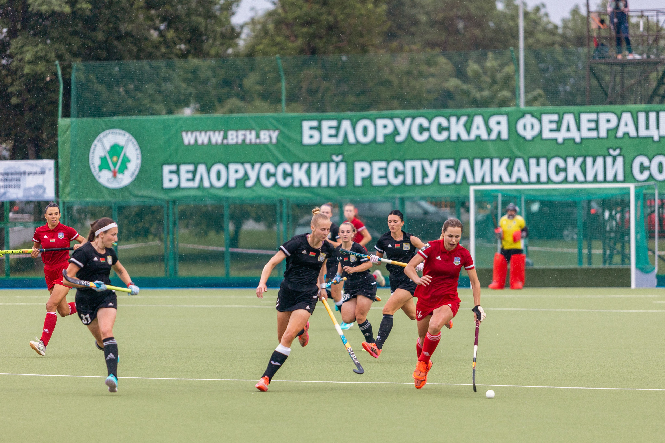 Хоккей на траве. Девушки. ХК Минск — ХК Виктория (Смолевичи) 10.06.2024. Профессиональный интерьерный и репортажный фотограф Минск и РБ. Максим Орлов