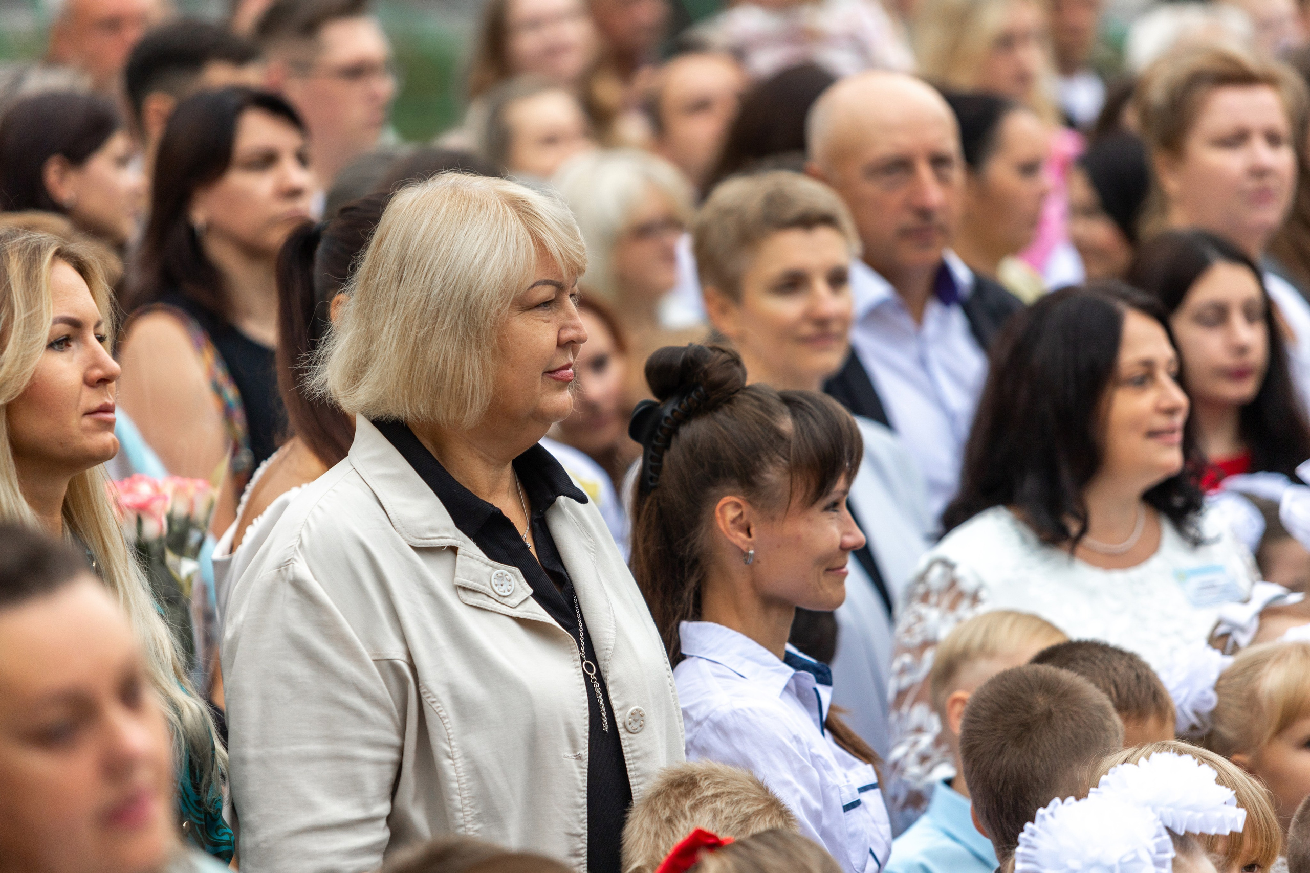 Линейка 1-го сентября. Профессиональный интерьерный и репортажный фотограф Минск и РБ. Максим Орлов