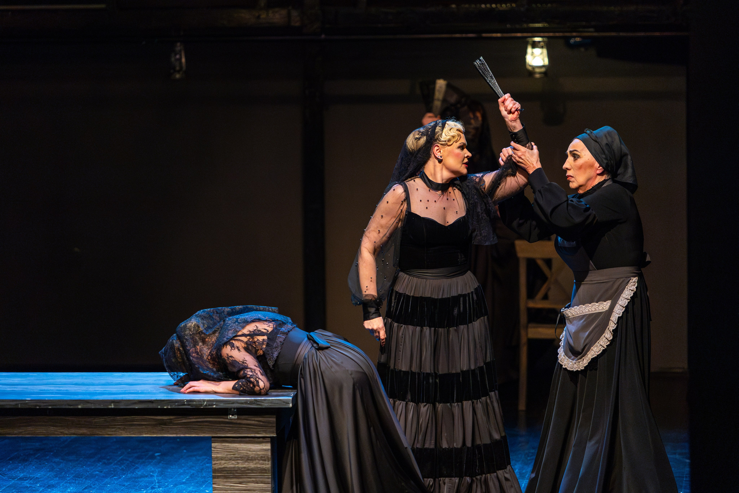 Новый театр «Дом Бернарды Альбы». Профессиональный интерьерный и репортажный фотограф Минск и РБ. Максим Орлов