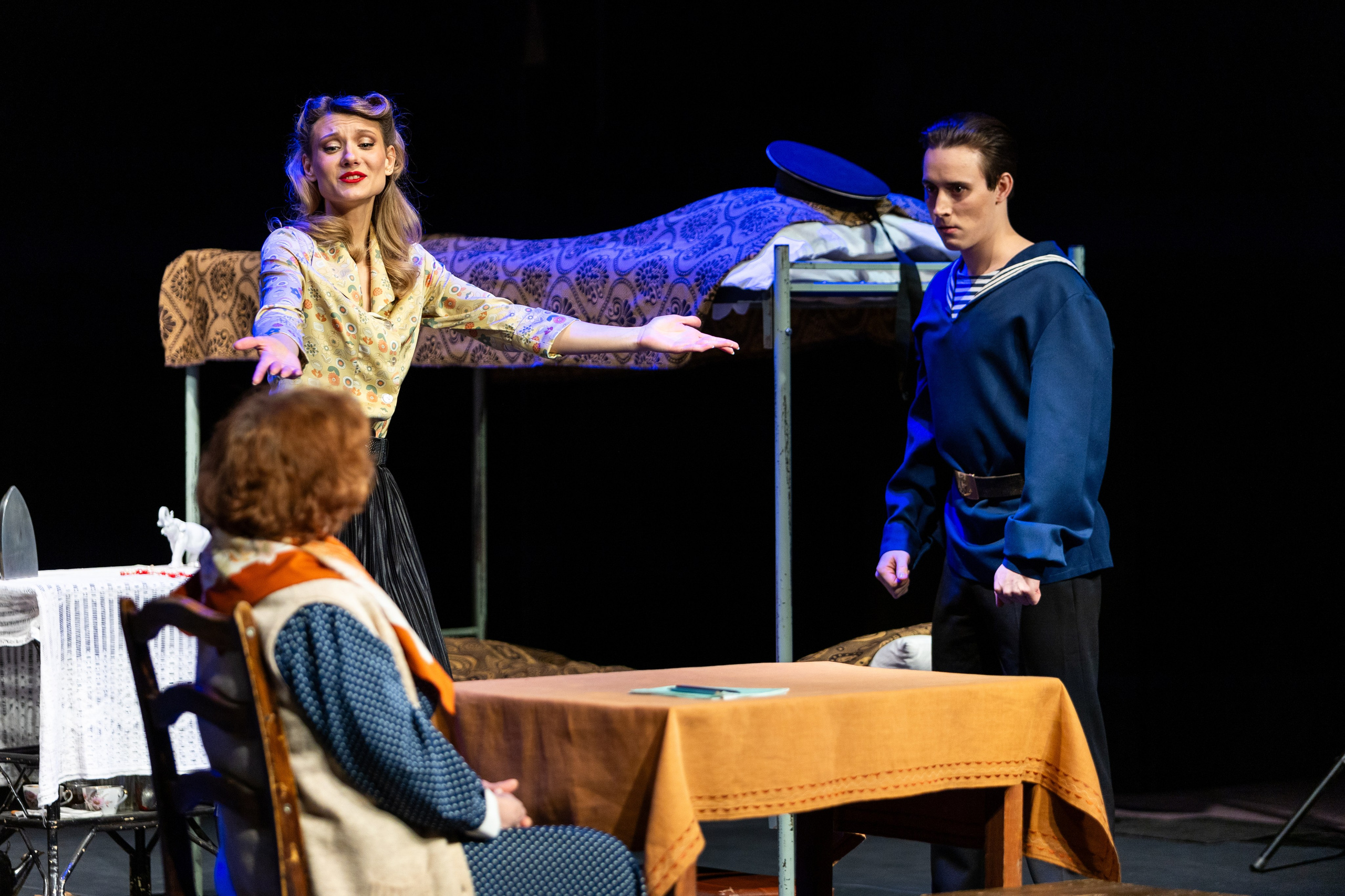 Новый театр «Фабричная девчонка». Профессиональный интерьерный и репортажный фотограф Минск и РБ. Максим Орлов