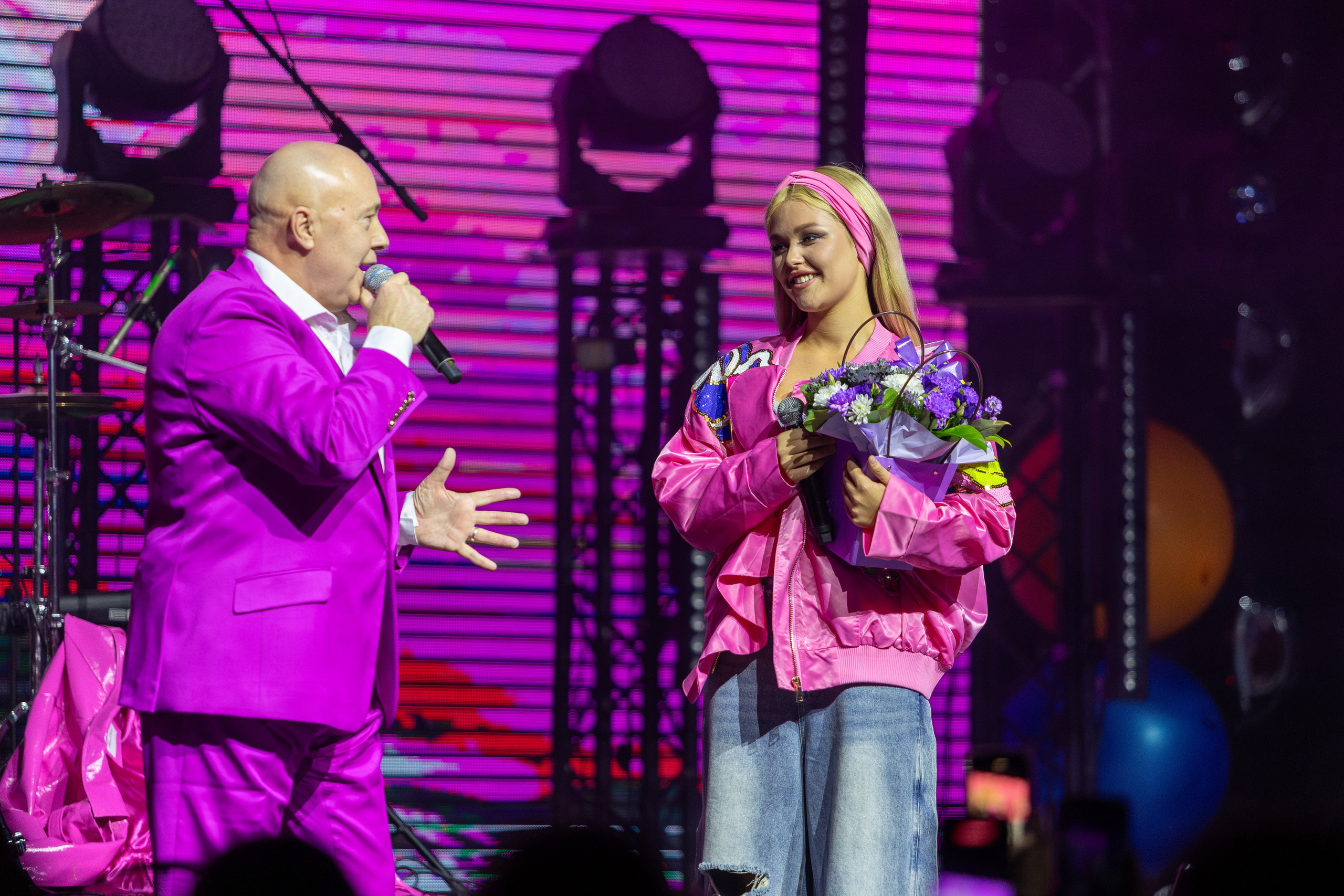 Концерт Насти Кравченко. Профессиональный интерьерный и репортажный фотограф Минск и РБ. Максим Орлов