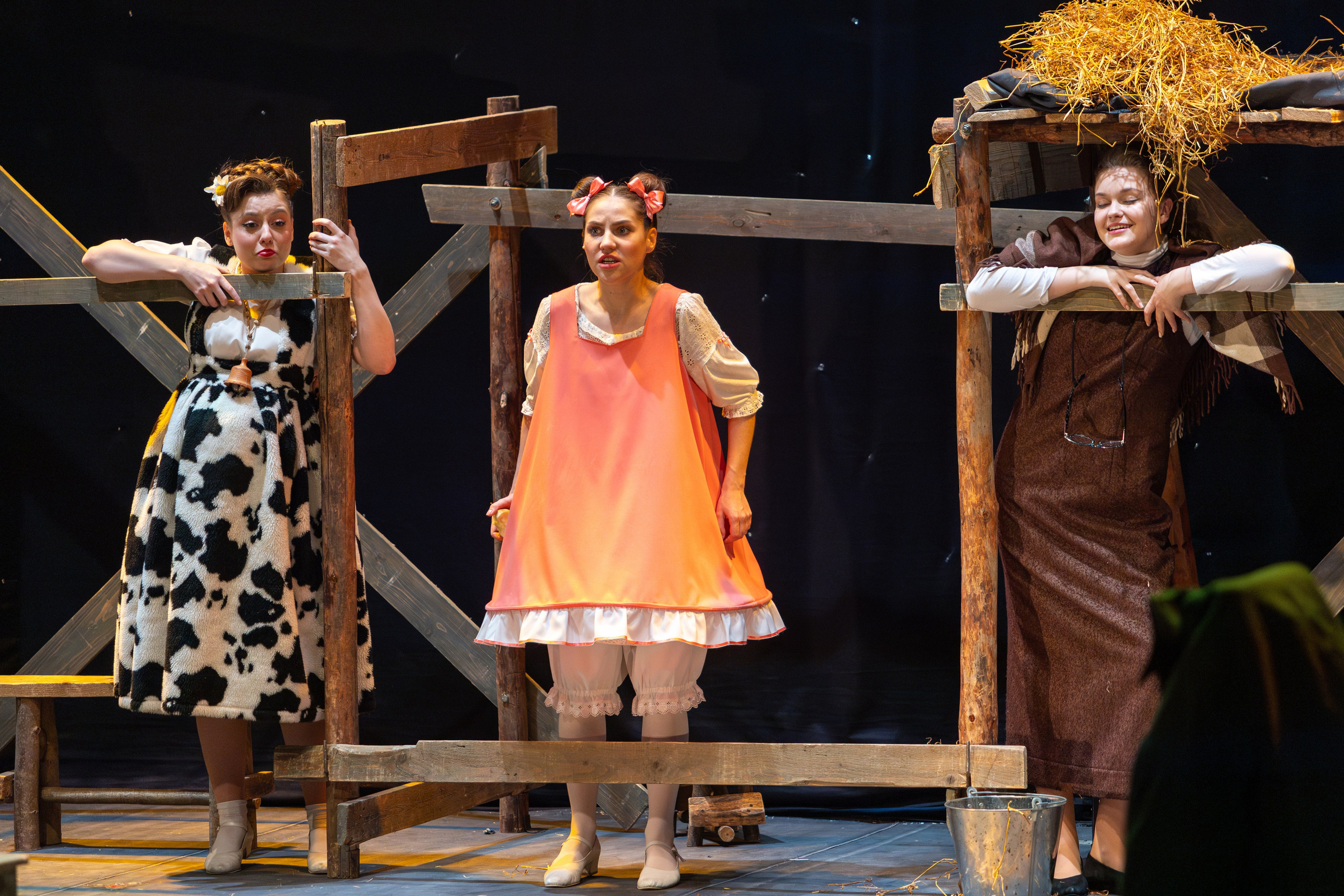 Театр белорусской армии «Очень простая история». Профессиональный интерьерный и репортажный фотограф Минск и РБ. Максим Орлов