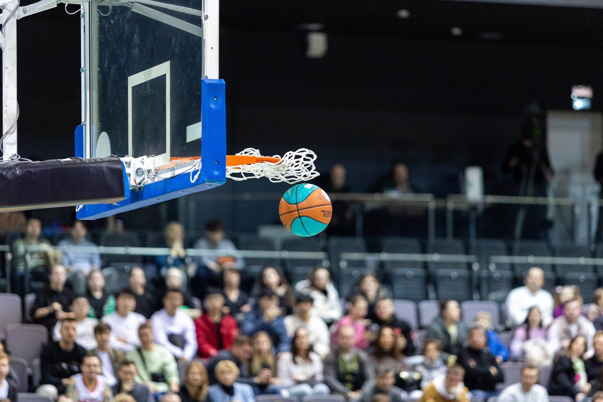 Баскетбол. Минск — MBA. 09.03.2024. Профессиональный интерьерный и репортажный фотограф Минск и РБ. Максим Орлов