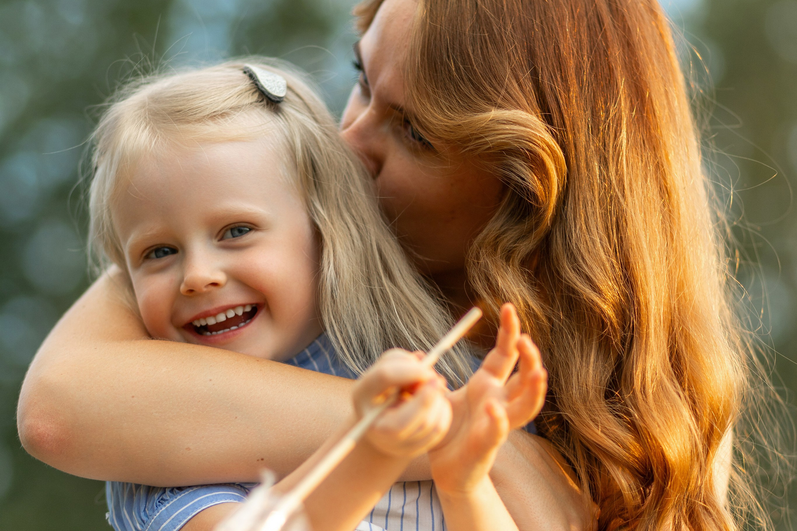 Стеша с мамой. Профессиональный интерьерный и репортажный фотограф Минск и РБ. Максим Орлов