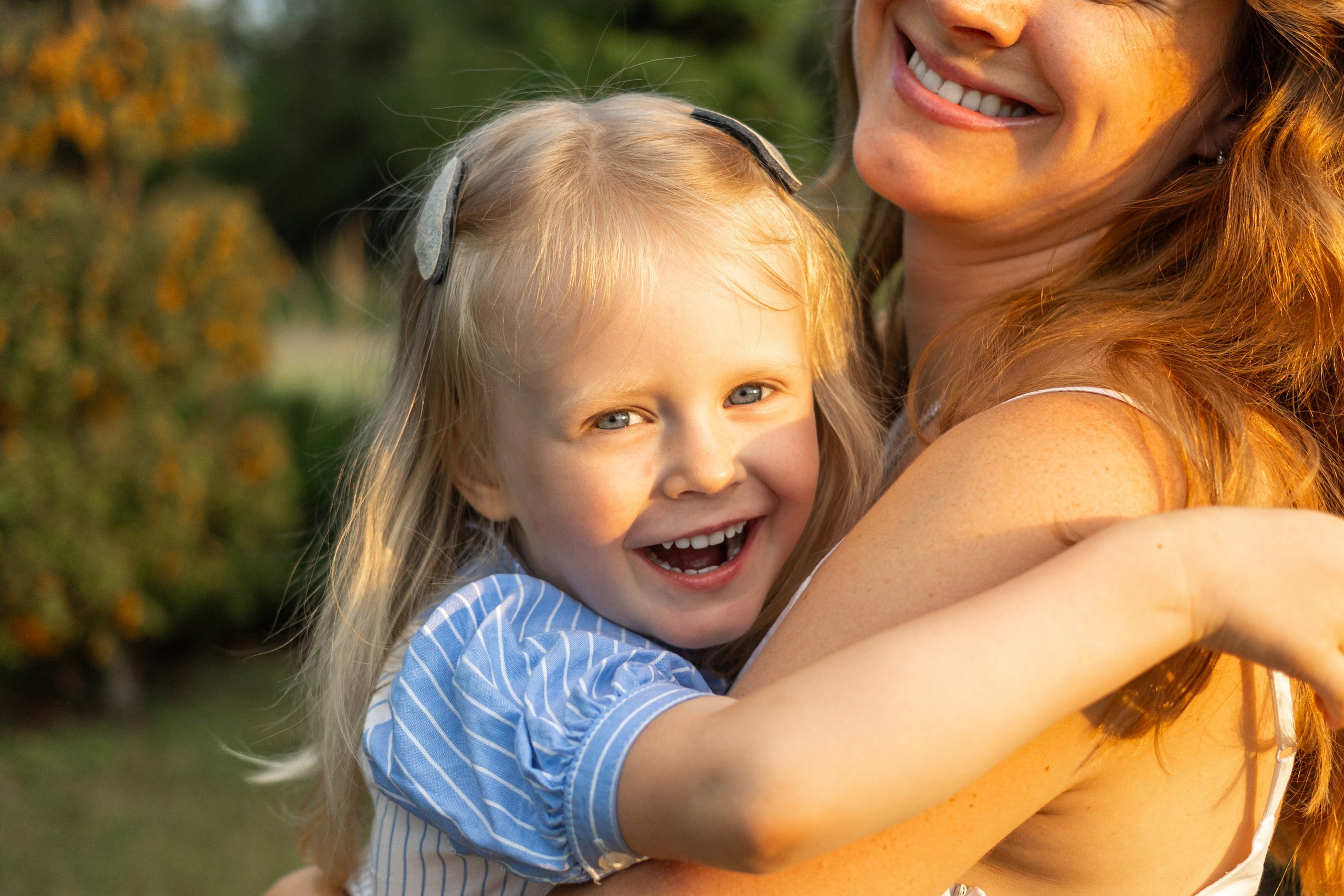 Стеша с мамой. Профессиональный интерьерный и репортажный фотограф Минск и РБ. Максим Орлов