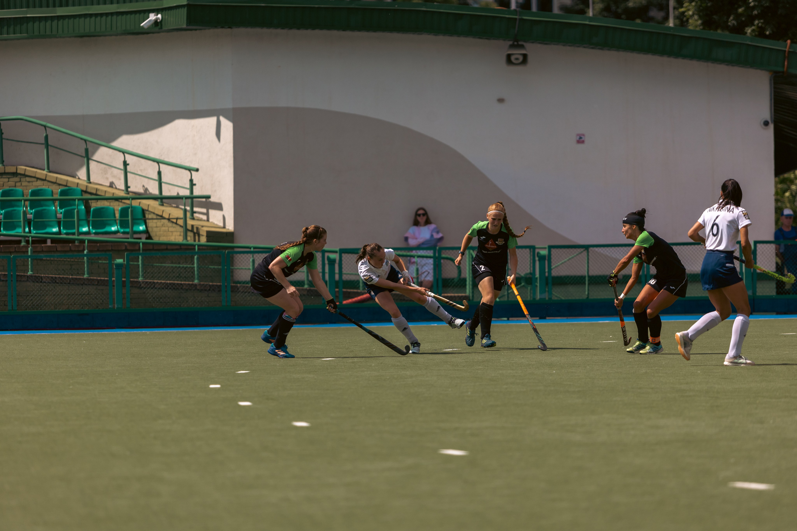 Хоккей на траве. Девушки. Минск — Текстильщик 29.052024. Профессиональный интерьерный и репортажный фотограф Минск и РБ. Максим Орлов