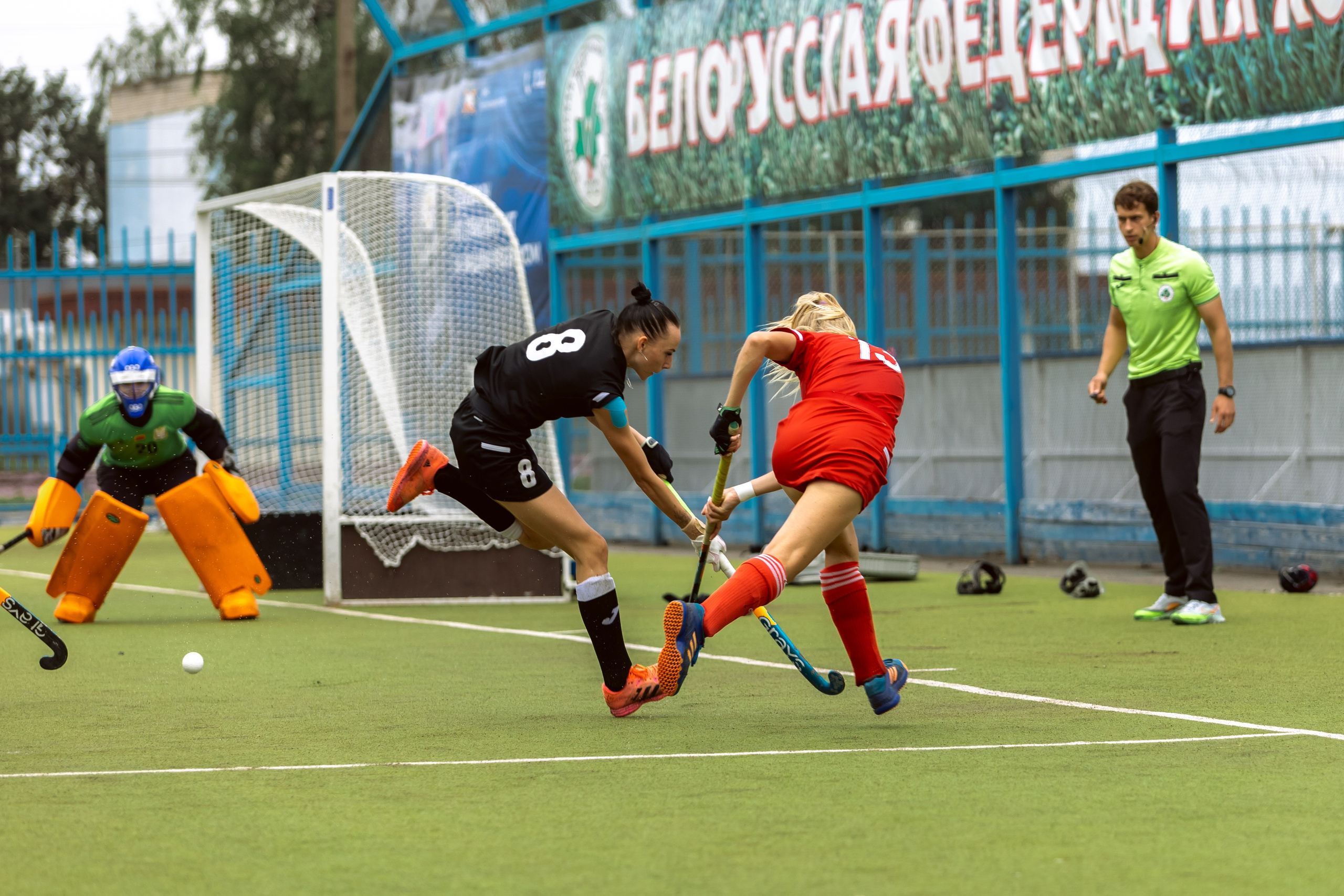 Хоккей на траве. Девушки. Минск — Виктория. 16.06.2024. Профессиональный интерьерный и репортажный фотограф Минск и РБ. Максим Орлов