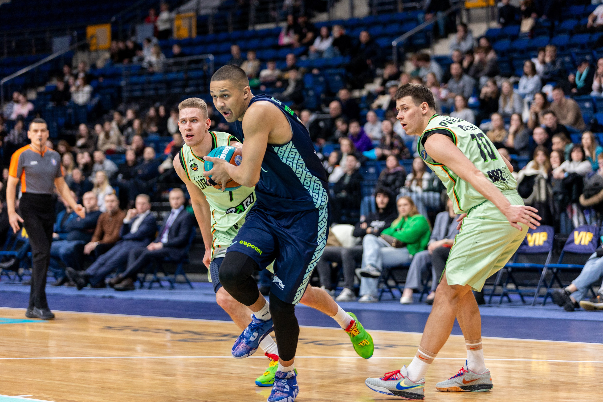 Баскетбол. Лучшие кадры. Минск — Уралмаш 13.02.2024. Профессиональный интерьерный и репортажный фотограф Минск и РБ. Максим Орлов