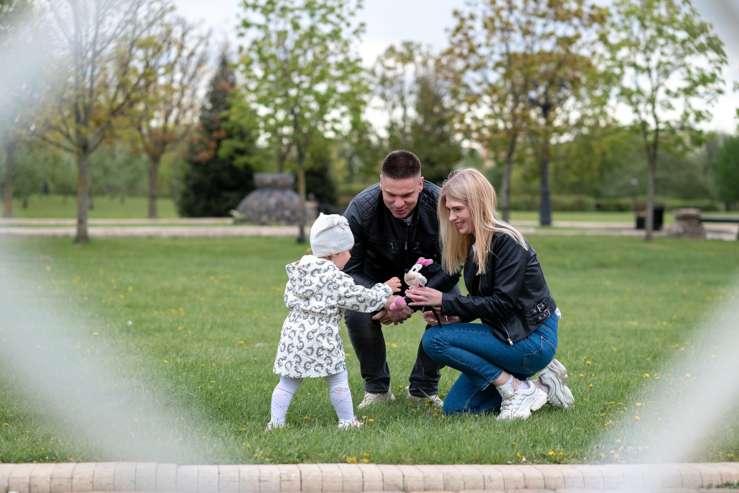 Олег, Каролина и Стефания. Профессиональный интерьерный и репортажный фотограф Минск и РБ. Максим Орлов