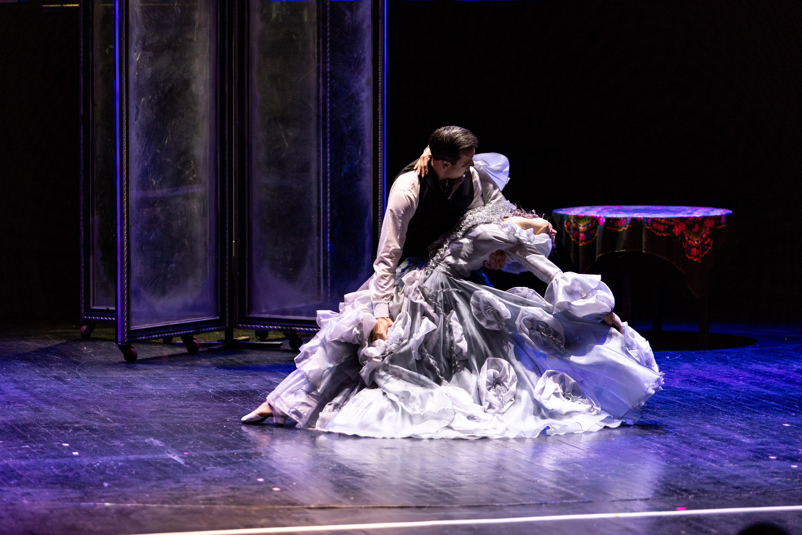 Новый театр «Я вещь». Профессиональный интерьерный и репортажный фотограф Минск и РБ. Максим Орлов