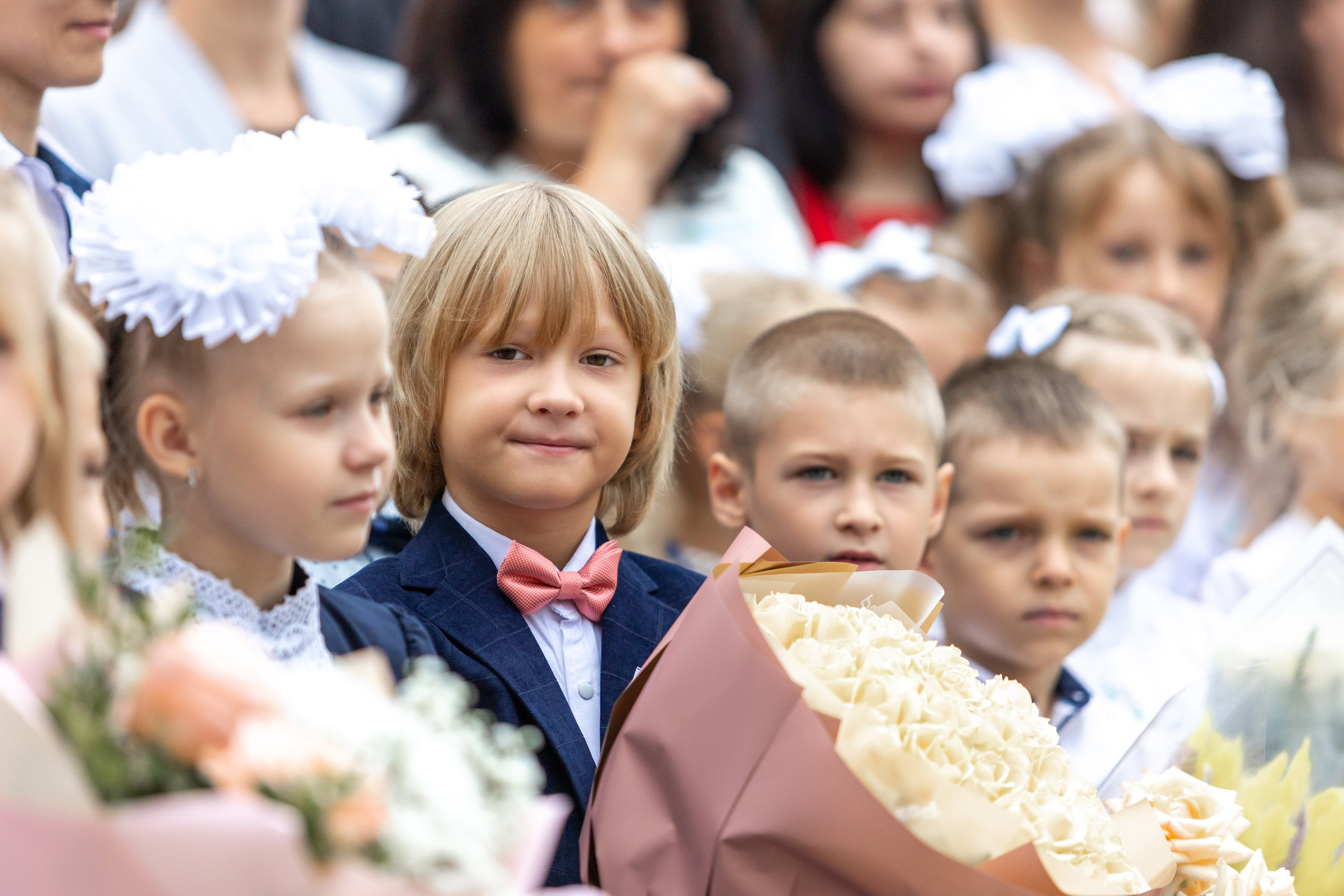 Линейка 1-го сентября. Профессиональный интерьерный и репортажный фотограф Минск и РБ. Максим Орлов