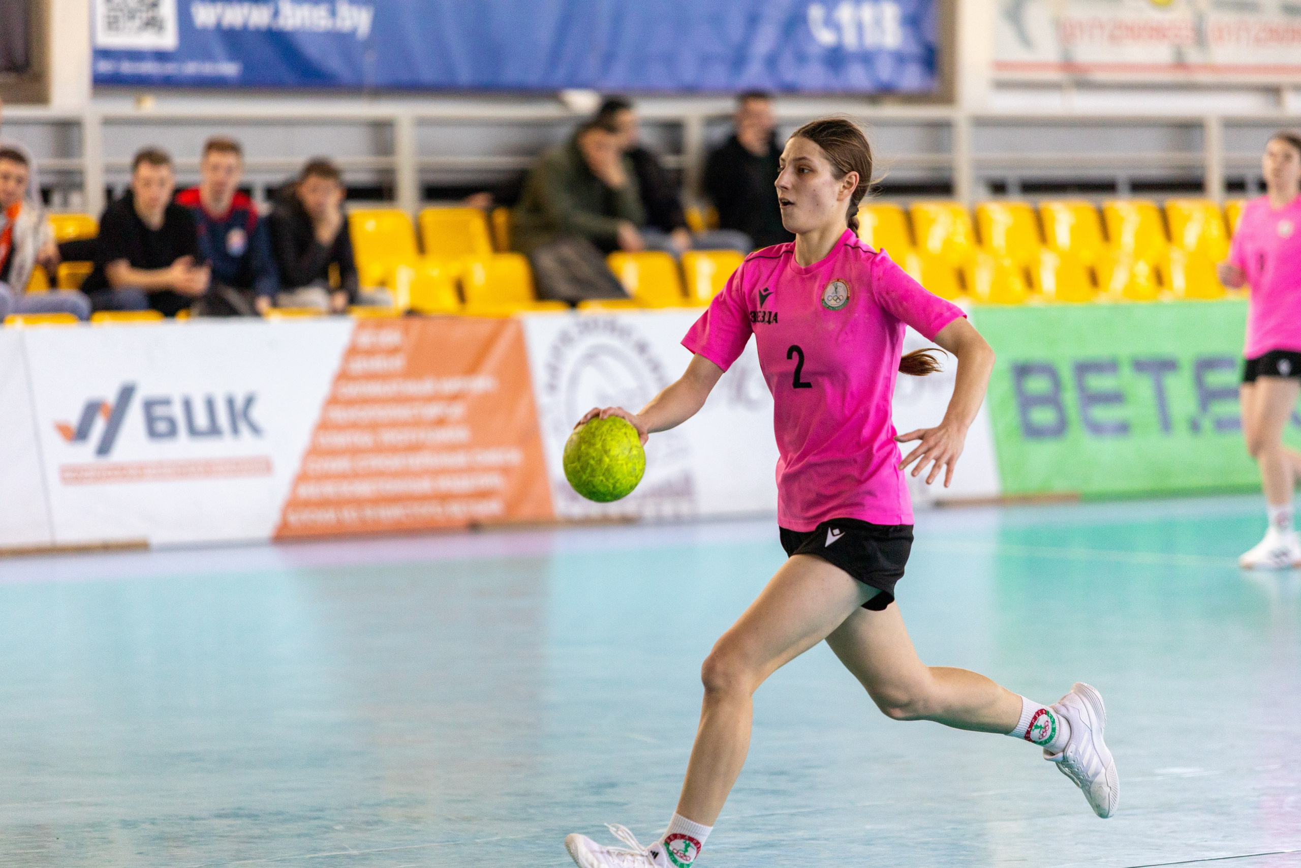 Женский гандбол. Лучшие кадры. БНТУ — Звезда. 08.02.2025. Профессиональный интерьерный и репортажный фотограф Минск и РБ. Максим Орлов