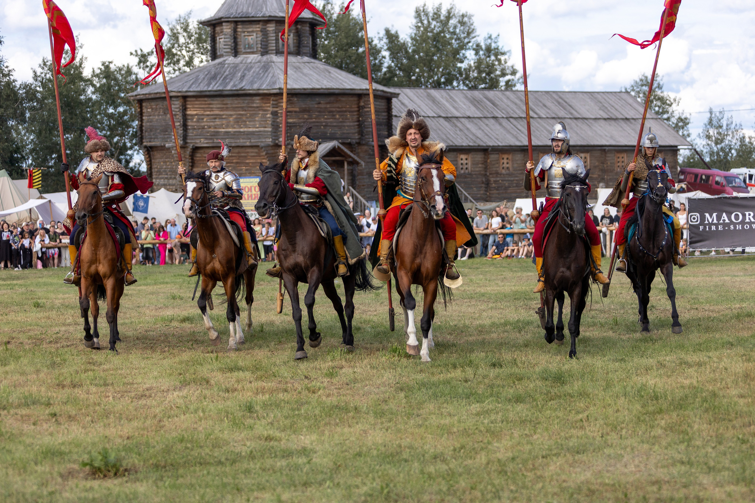 Рыцарский фест. Мстиславль. Профессиональный интерьерный и репортажный фотограф Минск и РБ. Максим Орлов