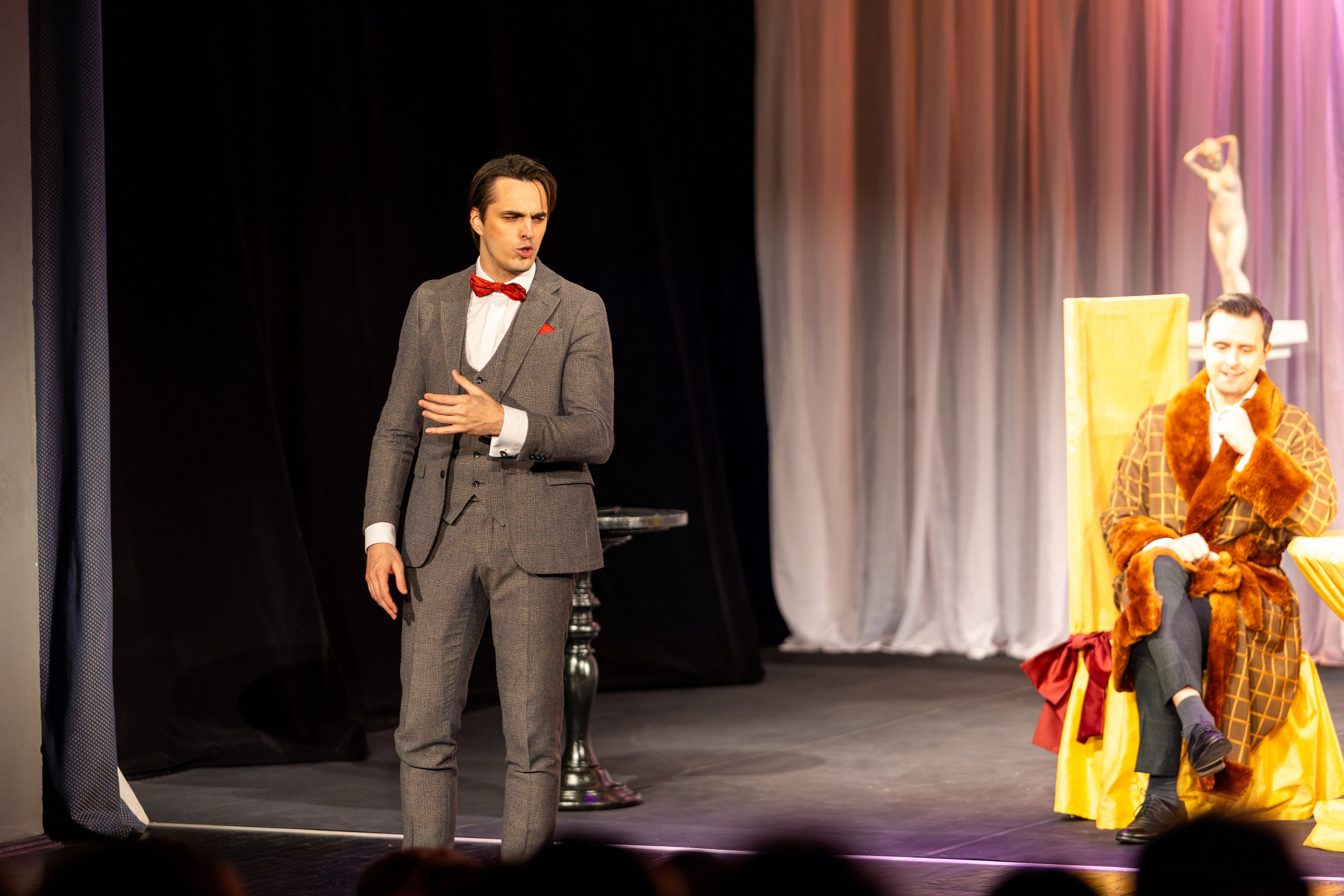 Новый театр «Как важно быть серьезным». Профессиональный интерьерный и репортажный фотограф Минск и РБ. Максим Орлов