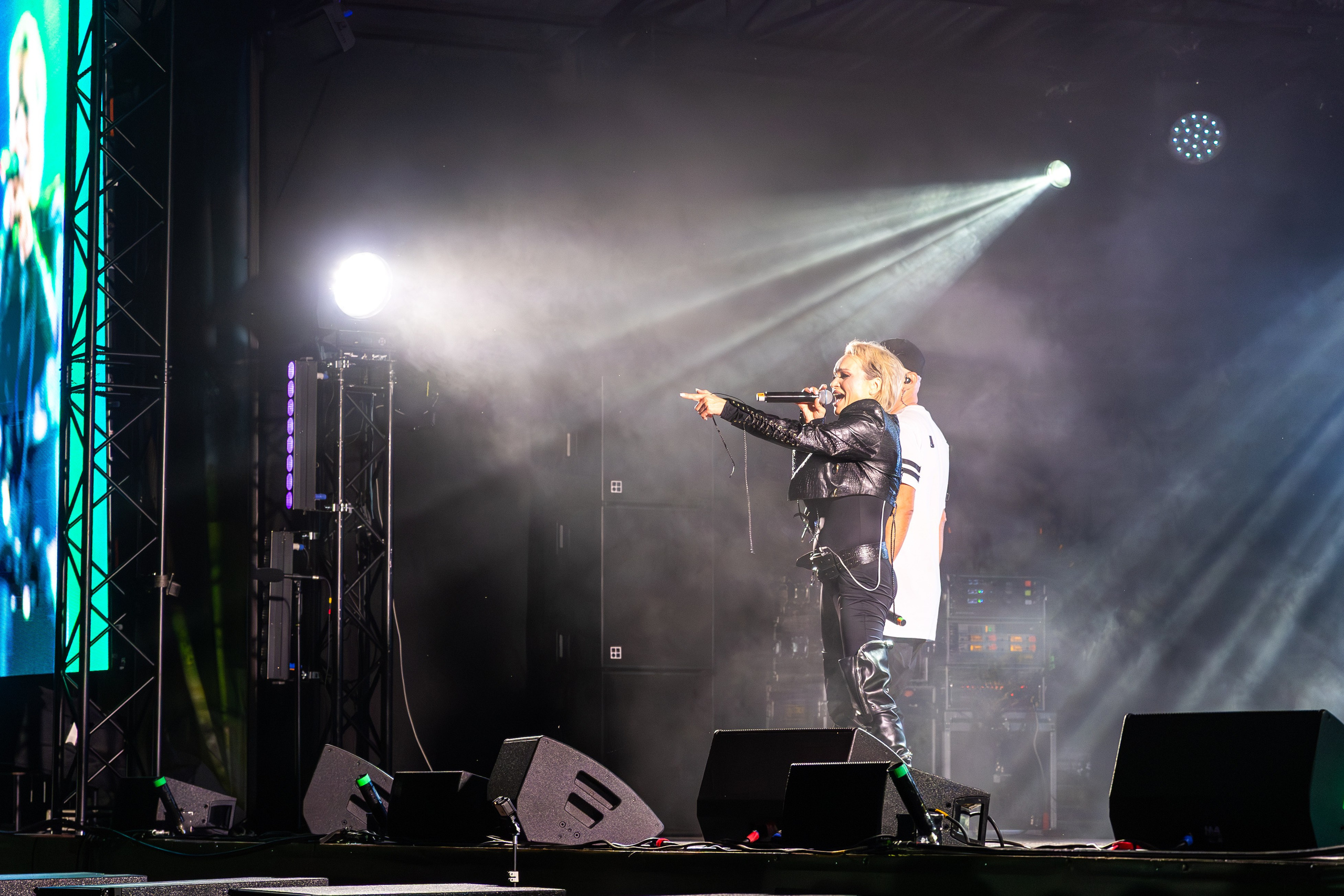 Дискохит. Профессиональный интерьерный и репортажный фотограф Минск и РБ. Максим Орлов