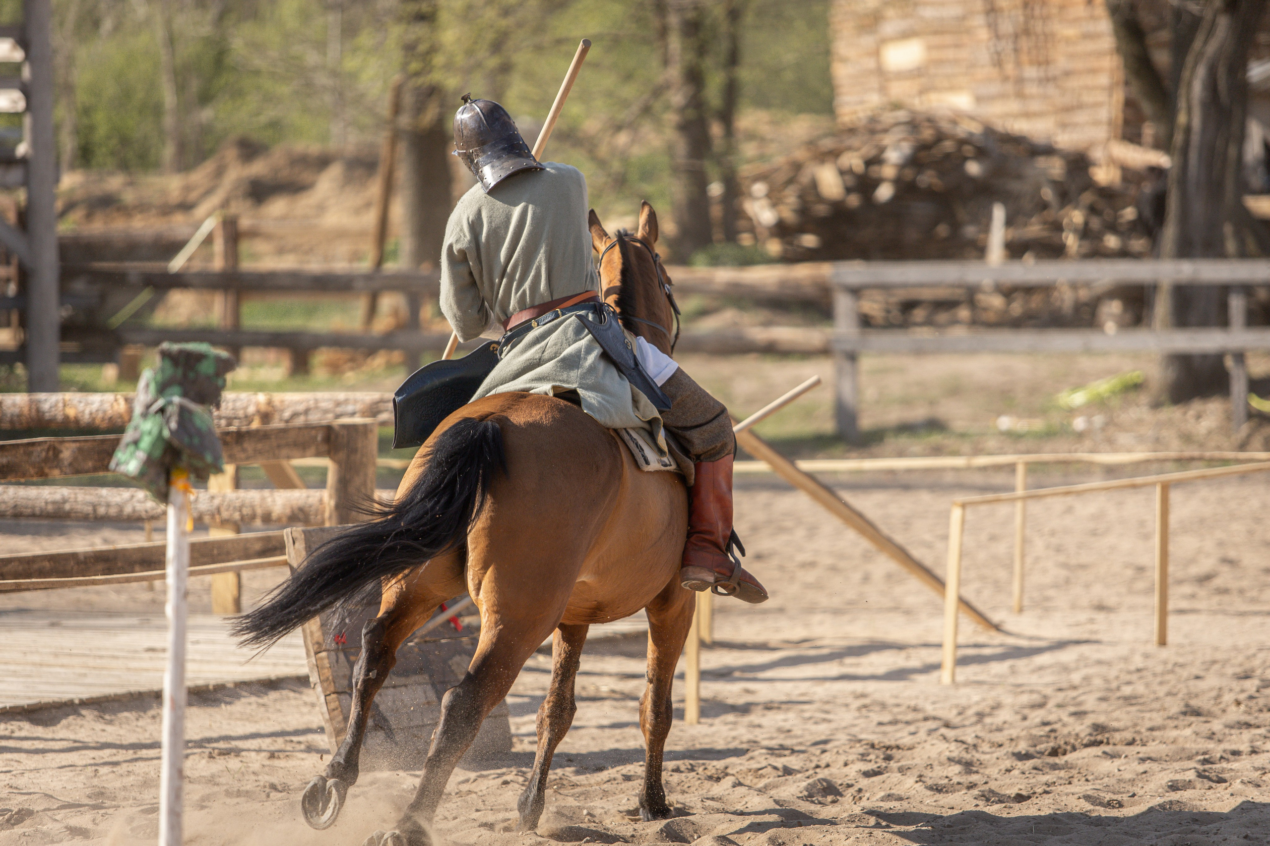 Золотая Шпора. Огнем и Мечем. День первый. Рыцарский турнир. Профессиональный интерьерный и репортажный фотограф Минск и РБ. Максим Орлов