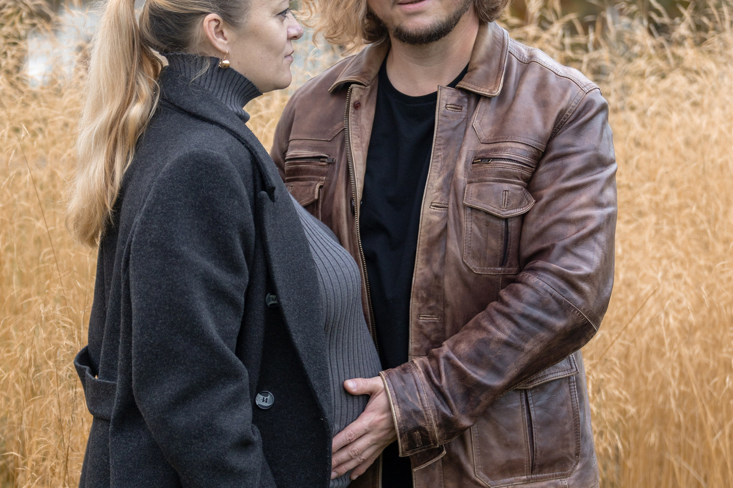 Олег и Марина. В ожидании. Фотосъемка в парке. Профессиональный интерьерный и репортажный фотограф Минск и РБ. Максим Орлов