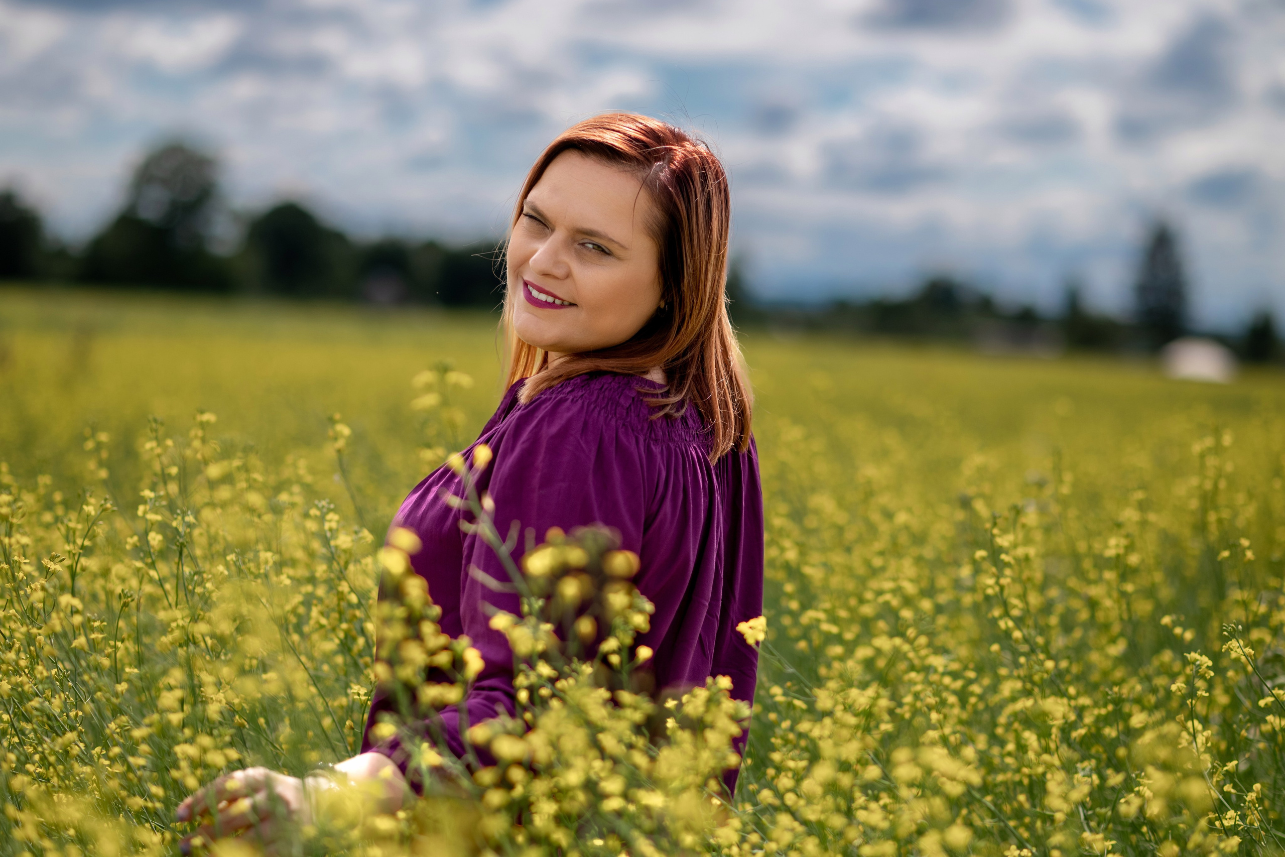 Катя и Оксана в лаванде. Профессиональный интерьерный и репортажный фотограф Минск и РБ. Максим Орлов