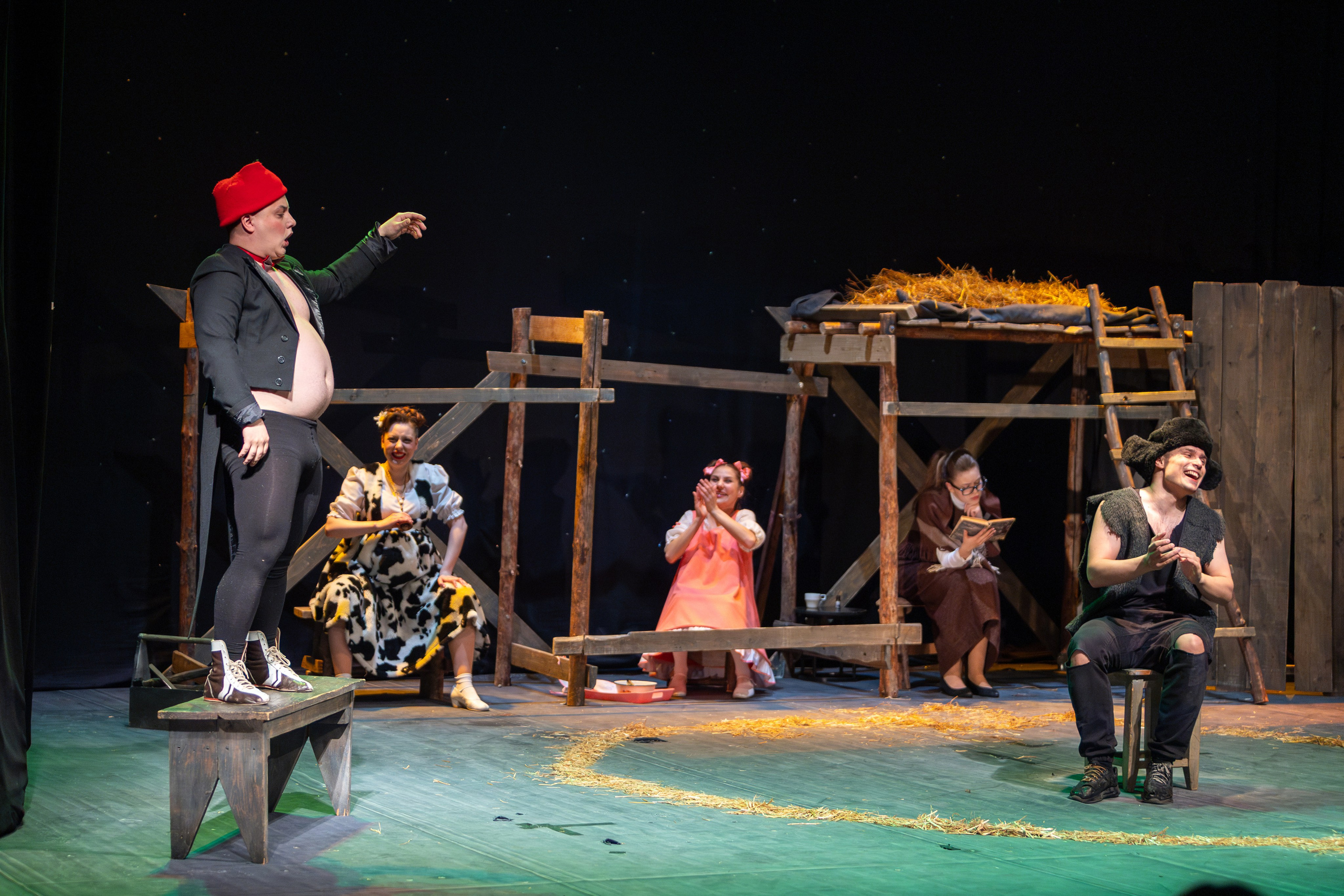 Театр белорусской армии «Очень простая история». Профессиональный интерьерный и репортажный фотограф Минск и РБ. Максим Орлов