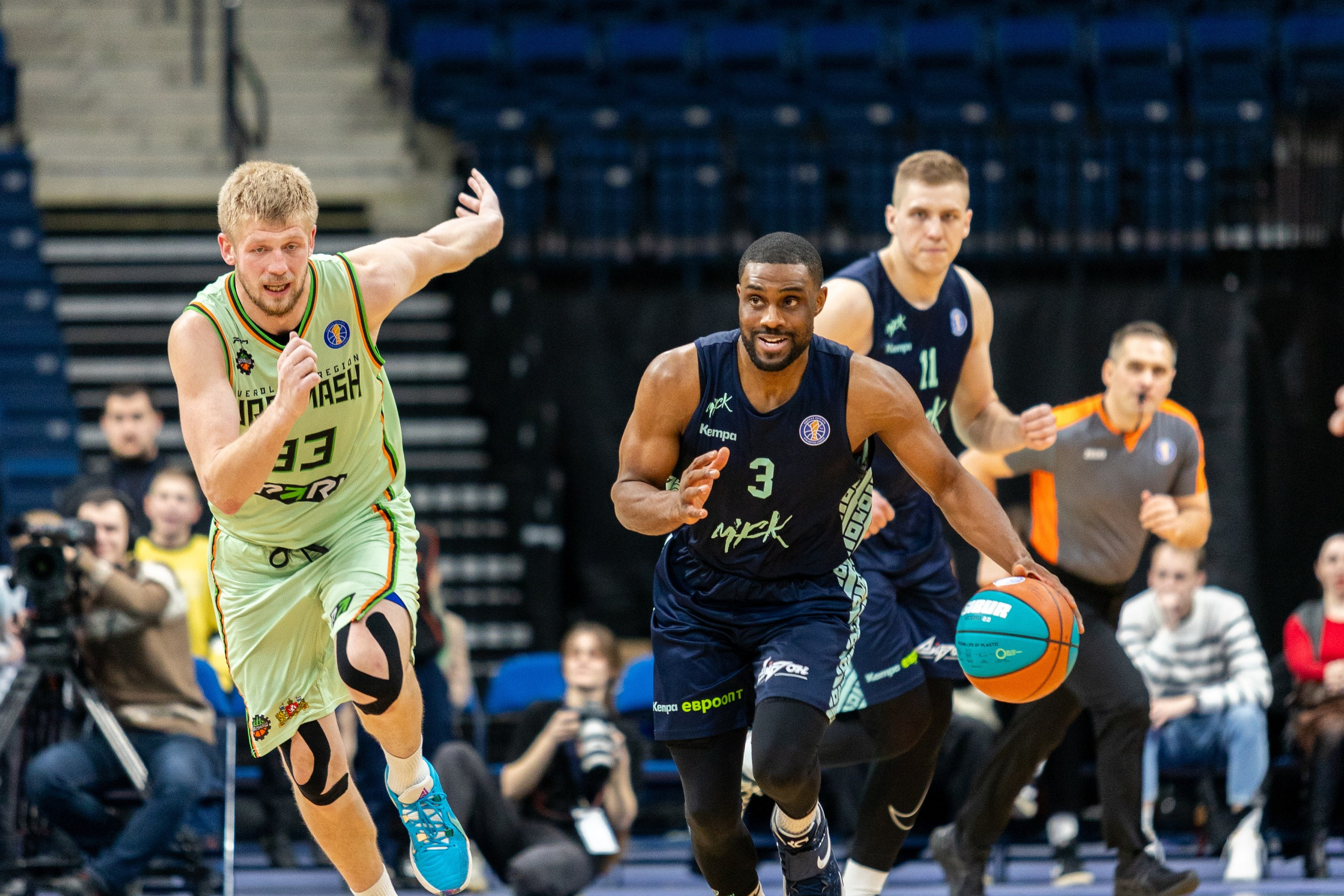 Баскетбол. Лучшие кадры. Минск — Уралмаш 13.02.2024. Профессиональный интерьерный и репортажный фотограф Минск и РБ. Максим Орлов