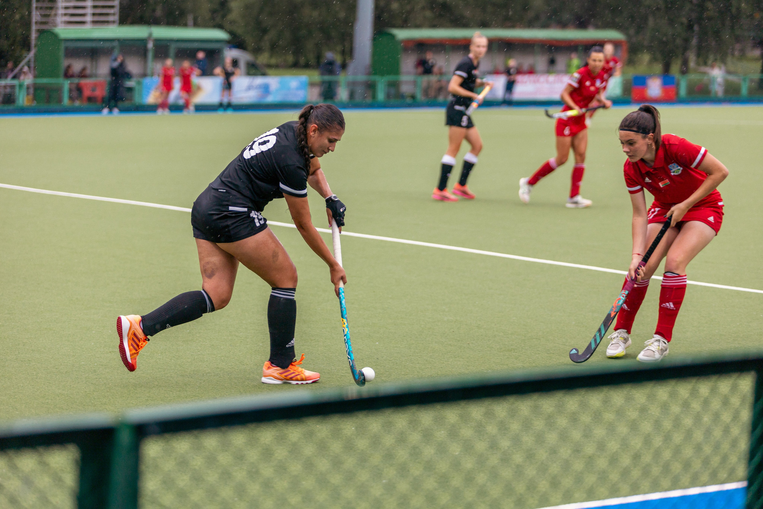 Хоккей на траве. Девушки. ХК Минск — ХК Виктория (Смолевичи) 10.06.2024. Профессиональный интерьерный и репортажный фотограф Минск и РБ. Максим Орлов